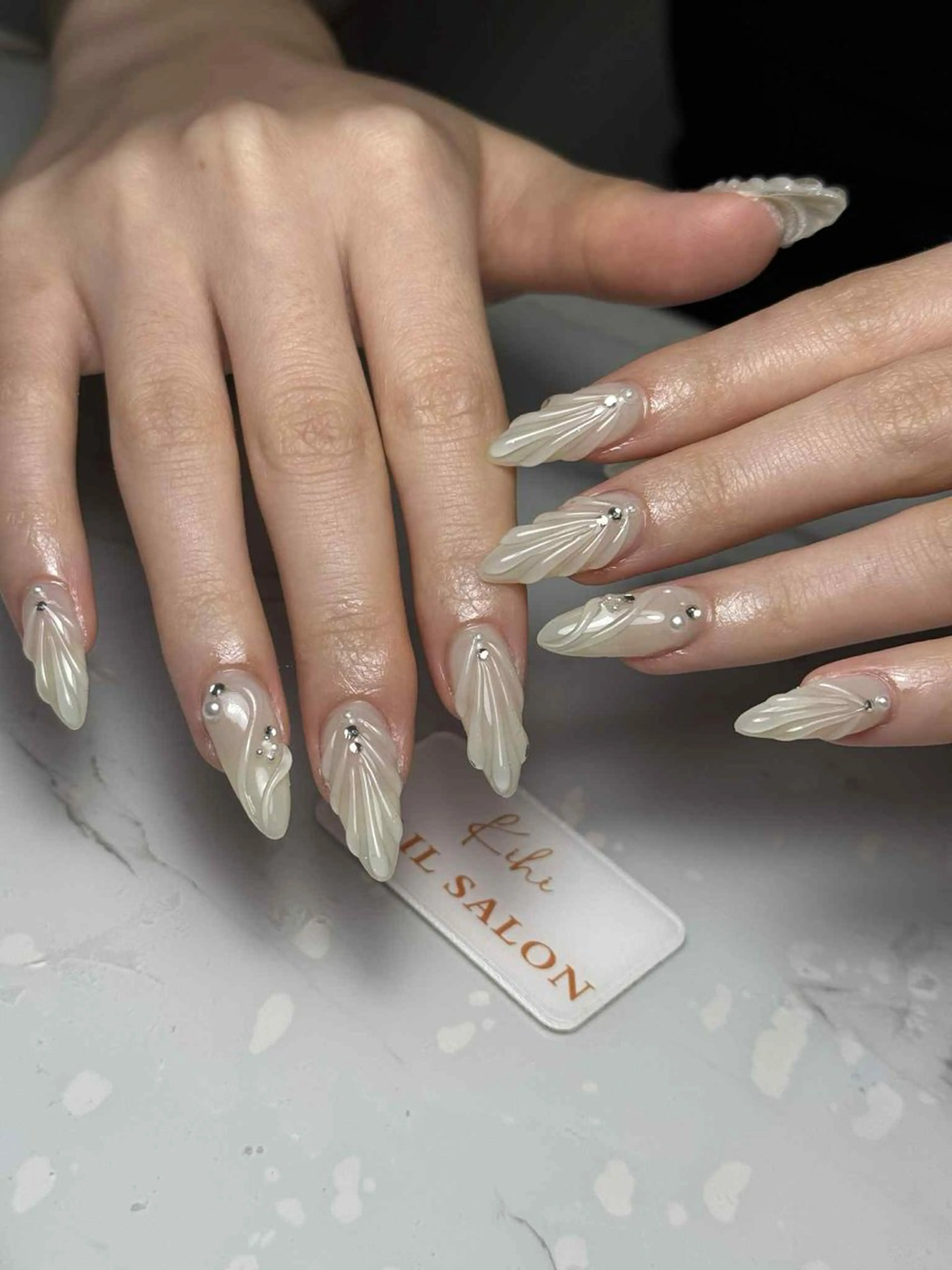 ネイル アートネイル フレンチネイル ジェルネイル グラデーション 韓国ネイル ハンドネイル ハンドケア さくら💮💮 【オフ無料】のネイルデザイン