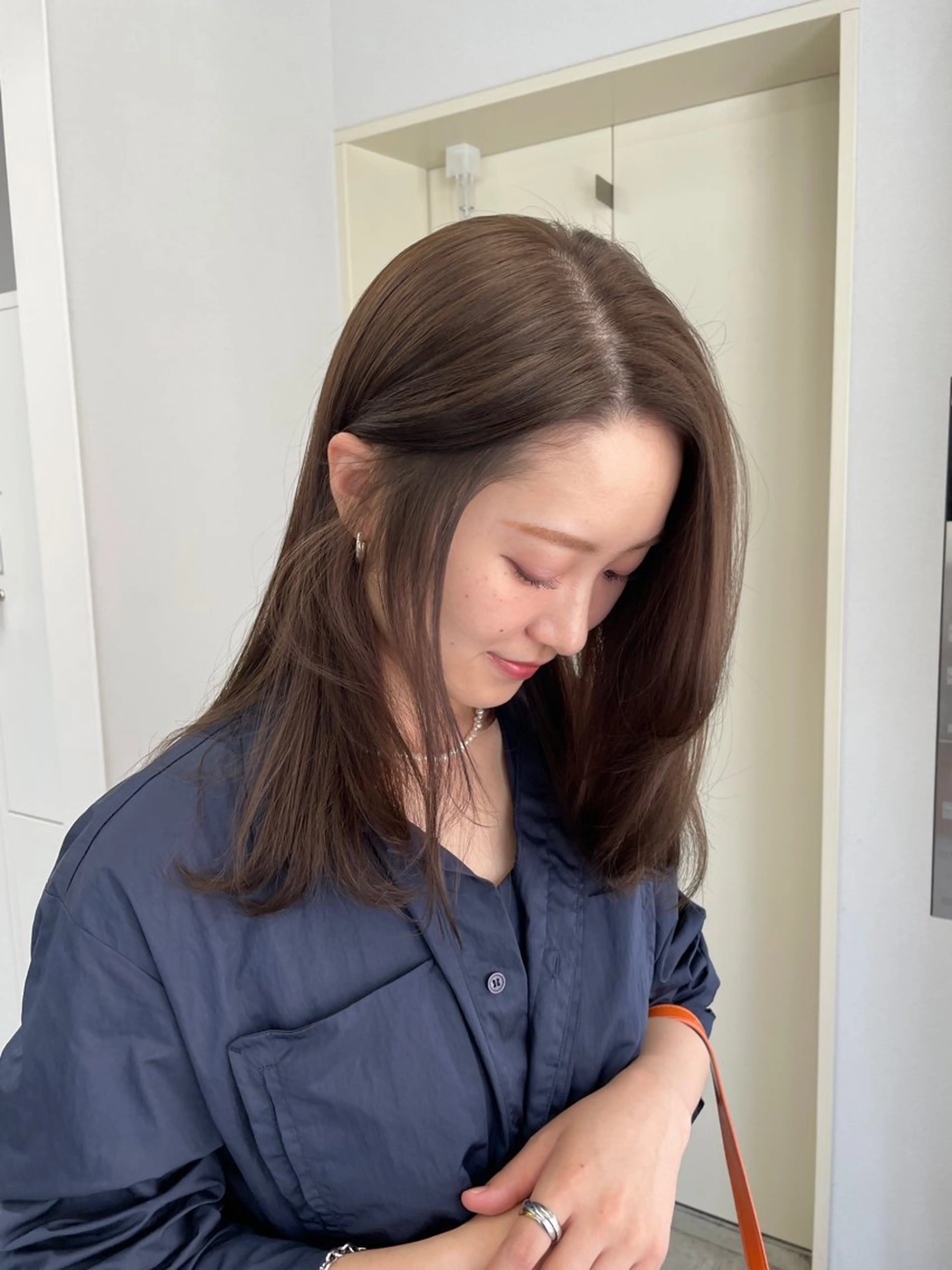 ミディアム ブリーチなし透明感 🪄aoi🤎のヘアスタイル