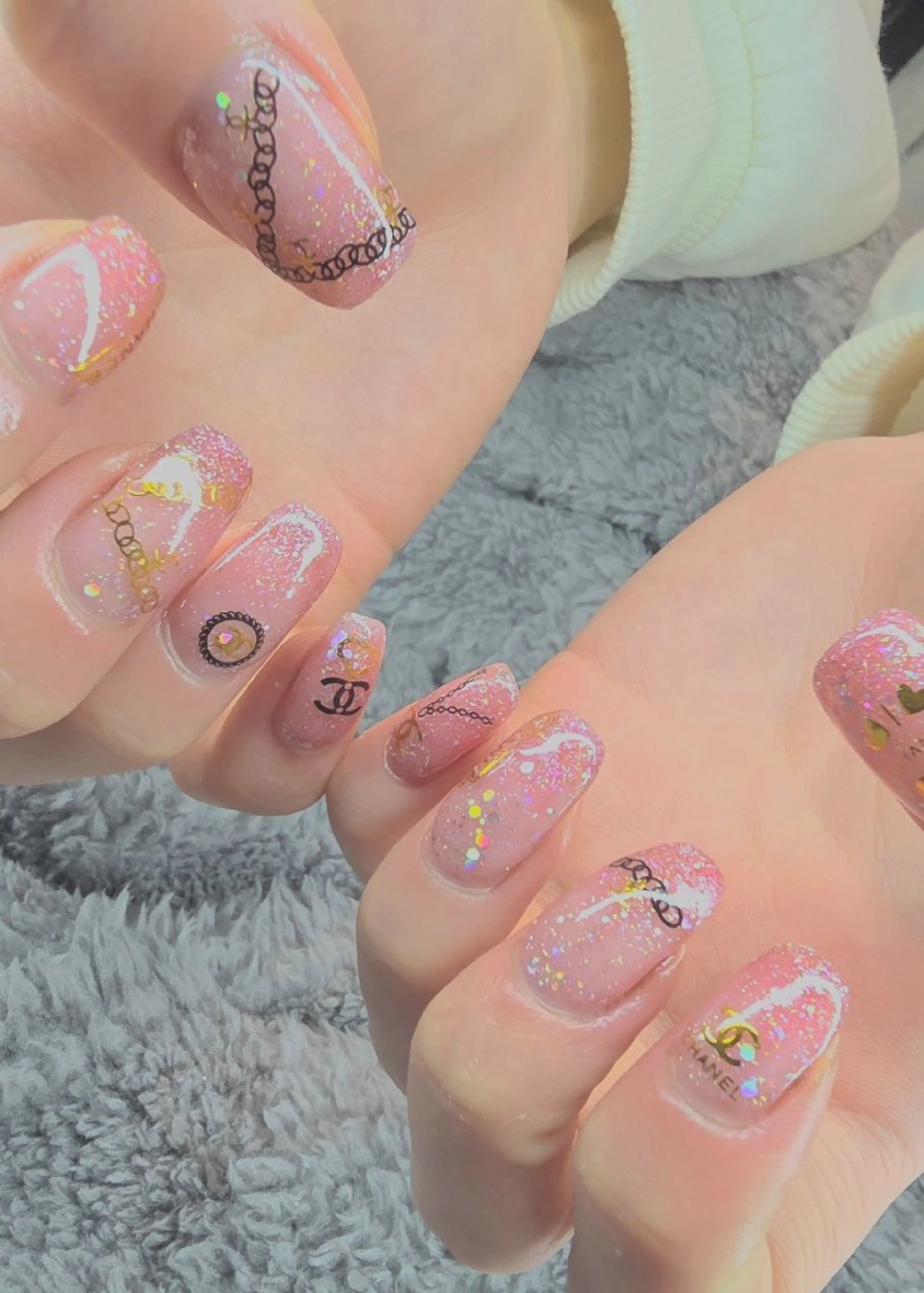 ネイル ジェルネイル グラデーション ワンカラーネイル ハンドネイル White  Se7enのネイルデザイン