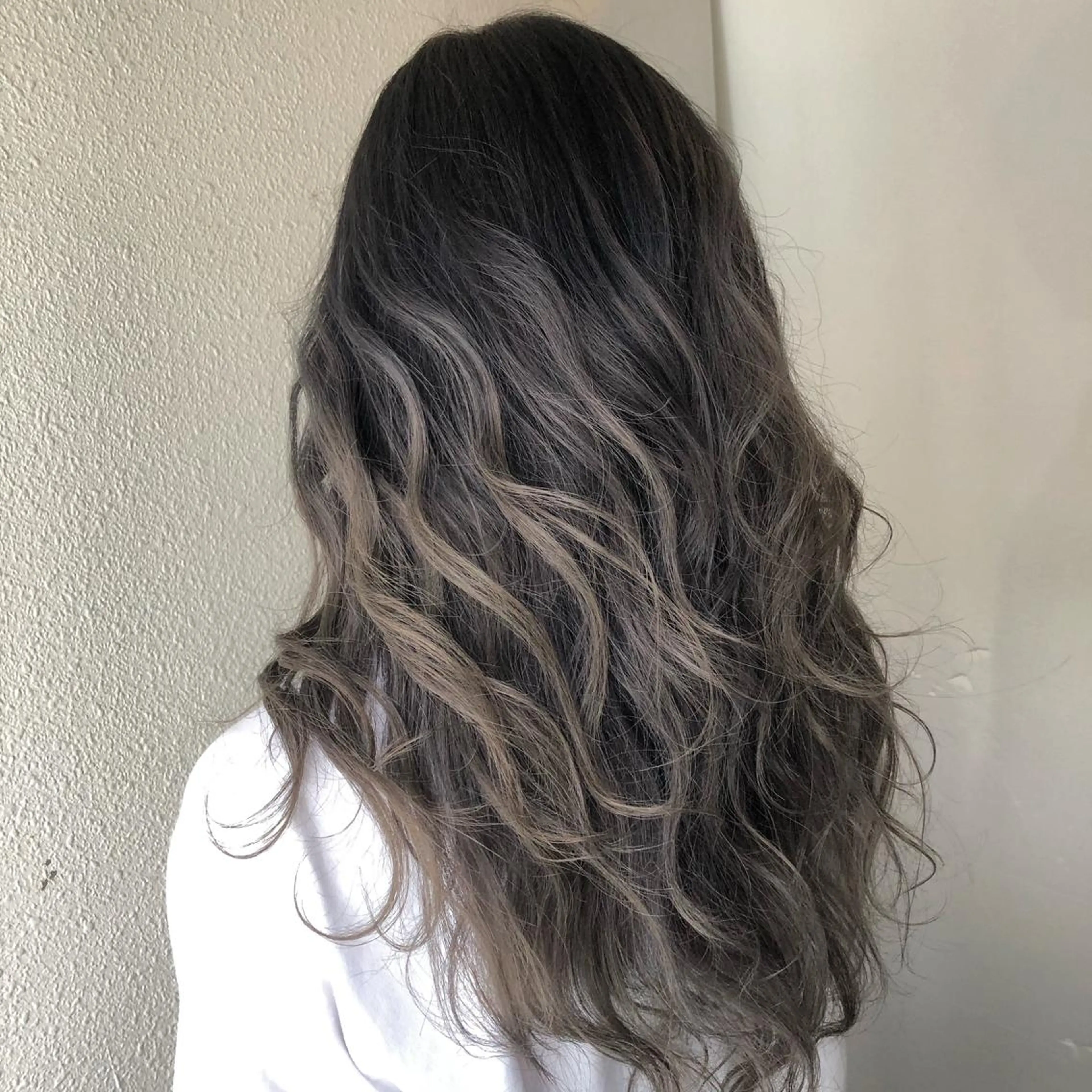 ロング カラー バレイヤージュ ブリーチ レイヤーカット あさだ しゅうたろうのヘアスタイル