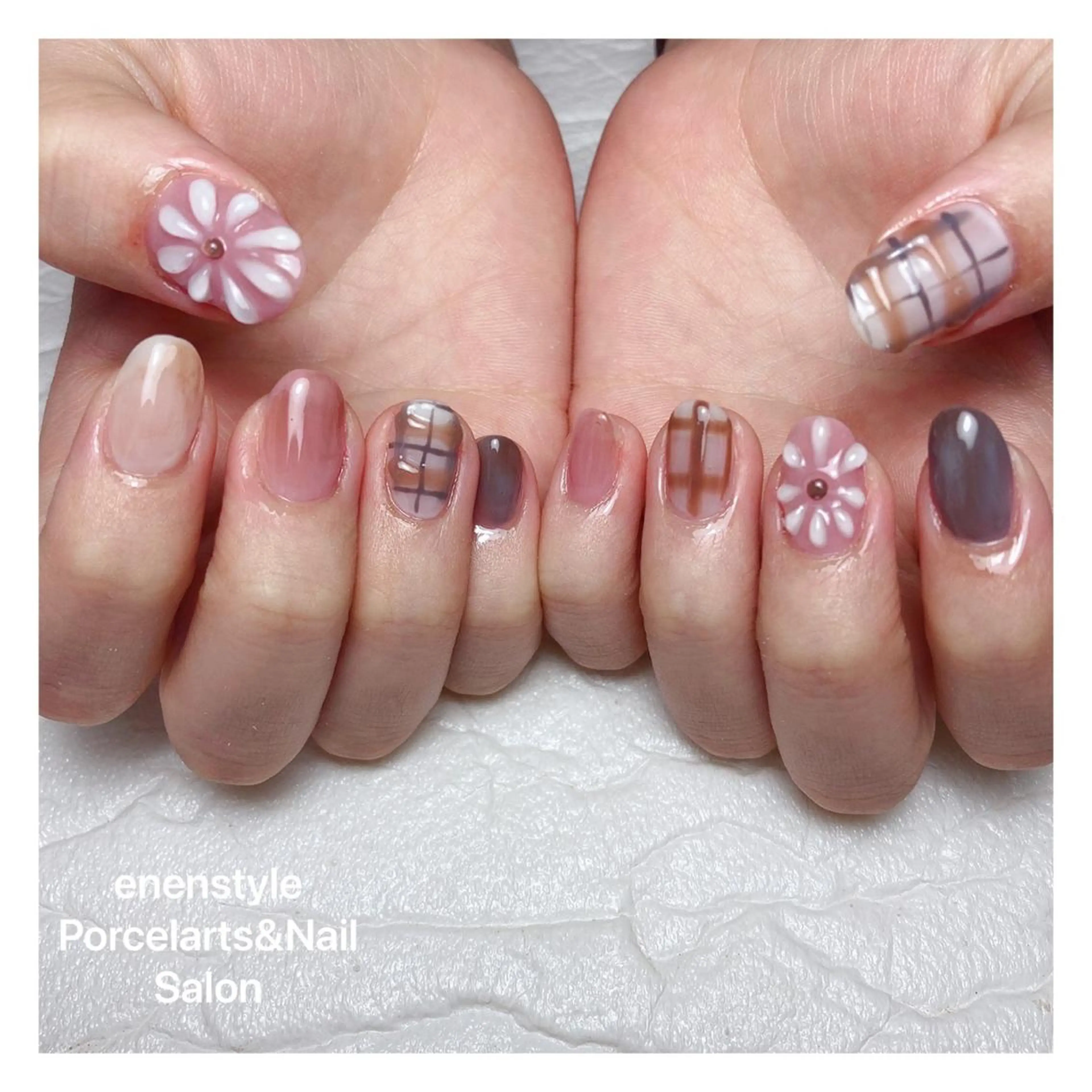 ミディアム ネイル 👑enen style👑のネイルデザイン