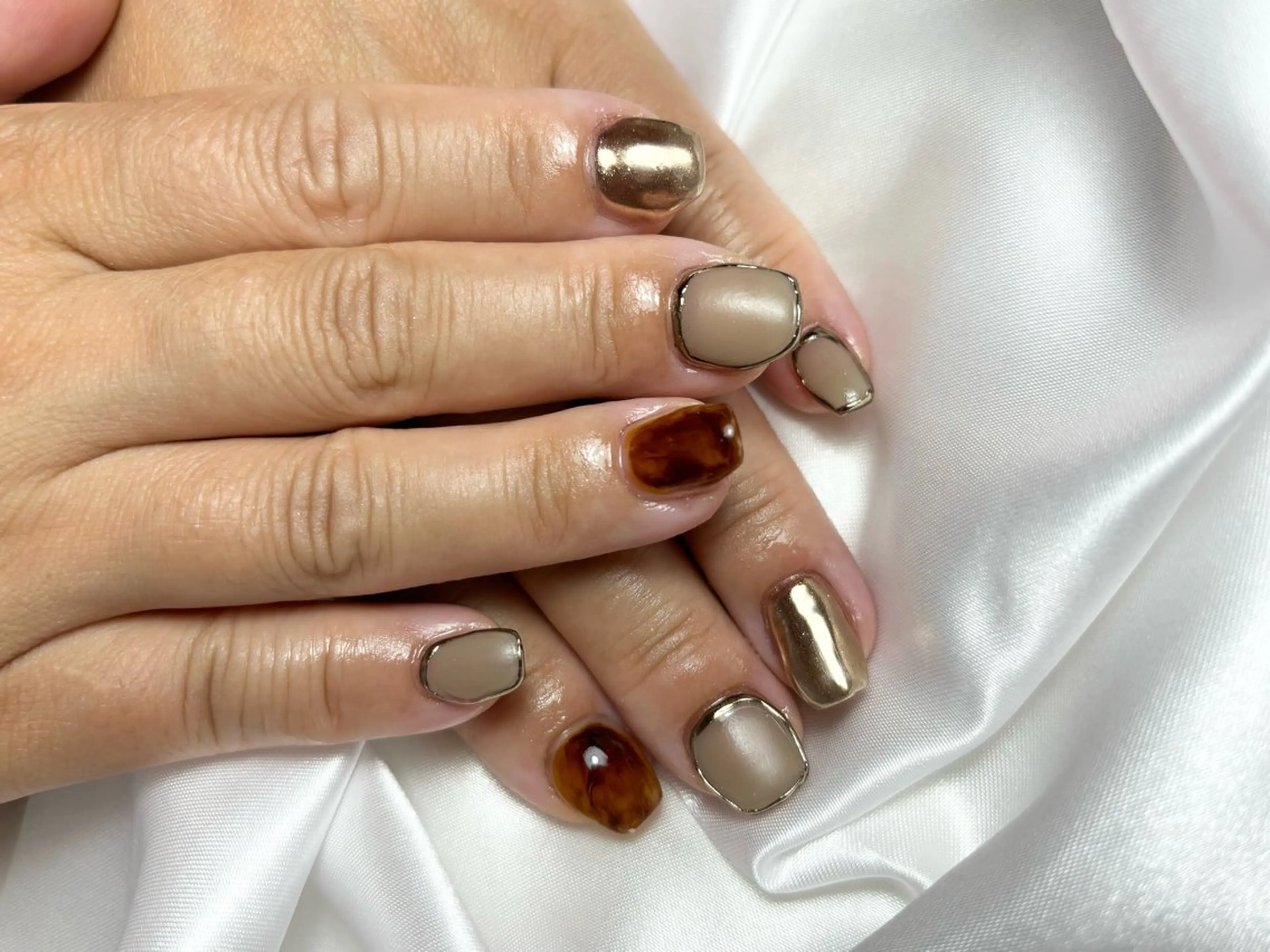 ネイル べっ甲ネイル MIKA ♡の眉毛・アイブロウイメージ