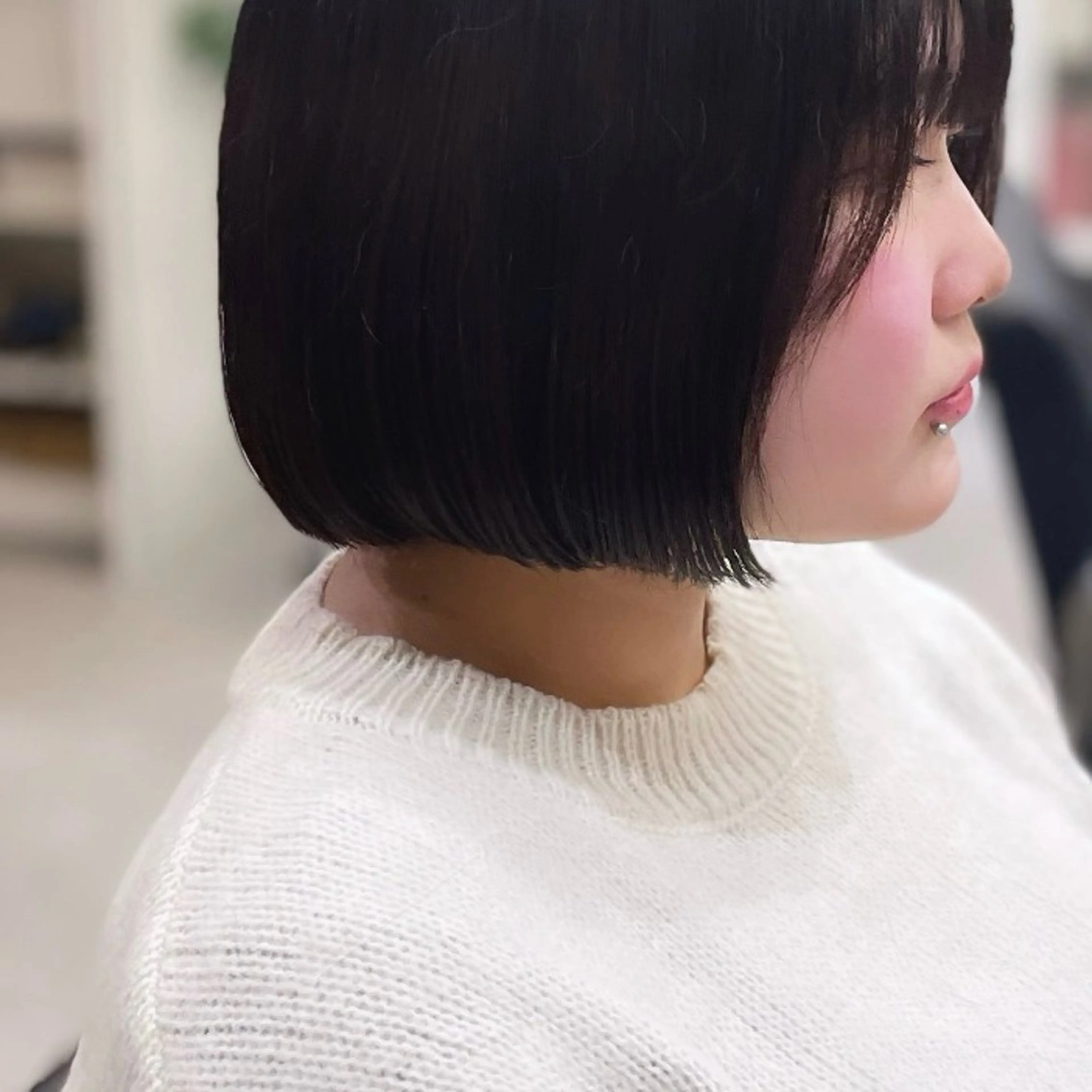 ショート ボブ カット Rui/透明感カラー 暖色/レイヤーカットのヘアスタイル