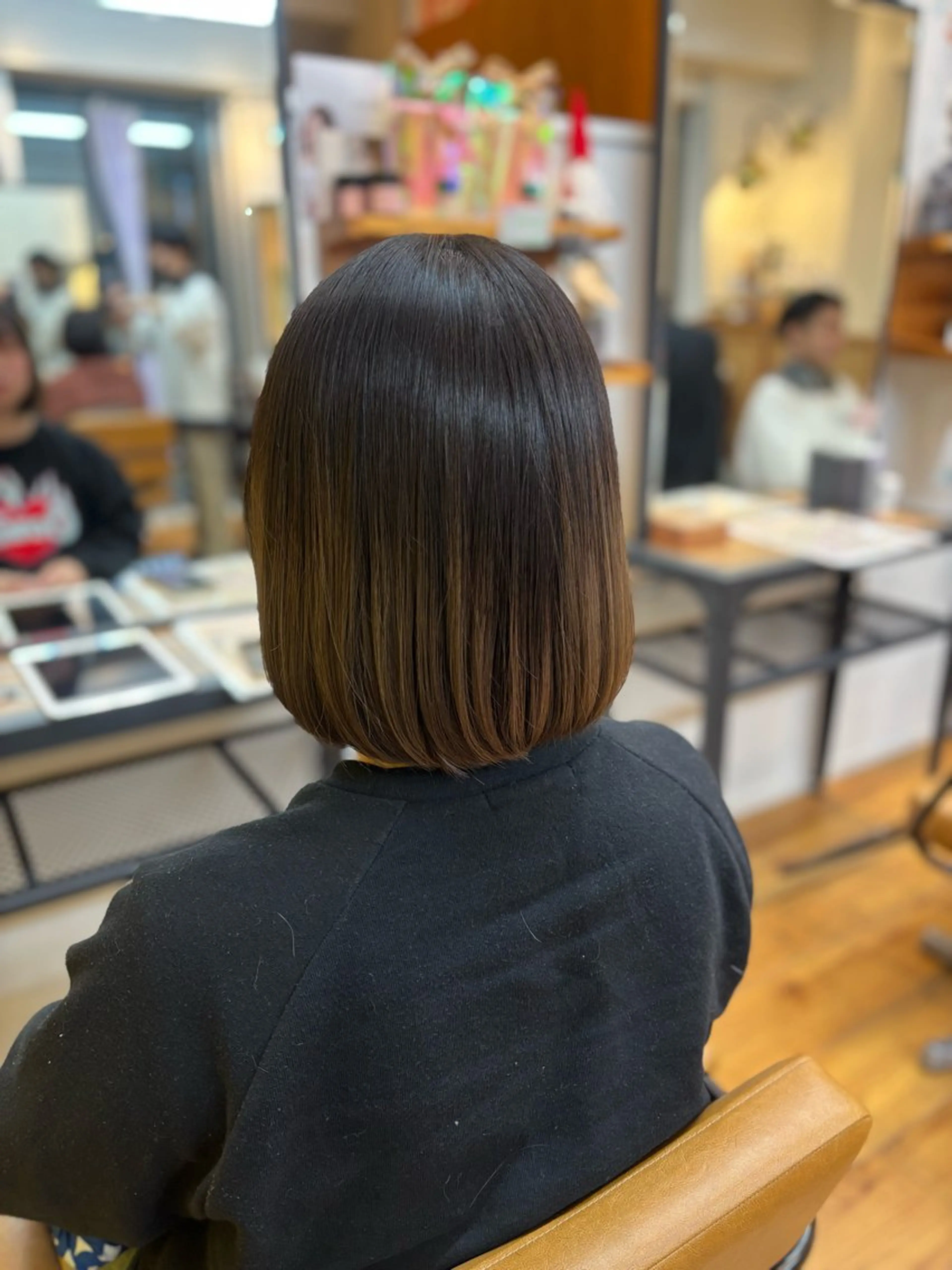ミディアム ボブ カネコ ナナミのヘアスタイル