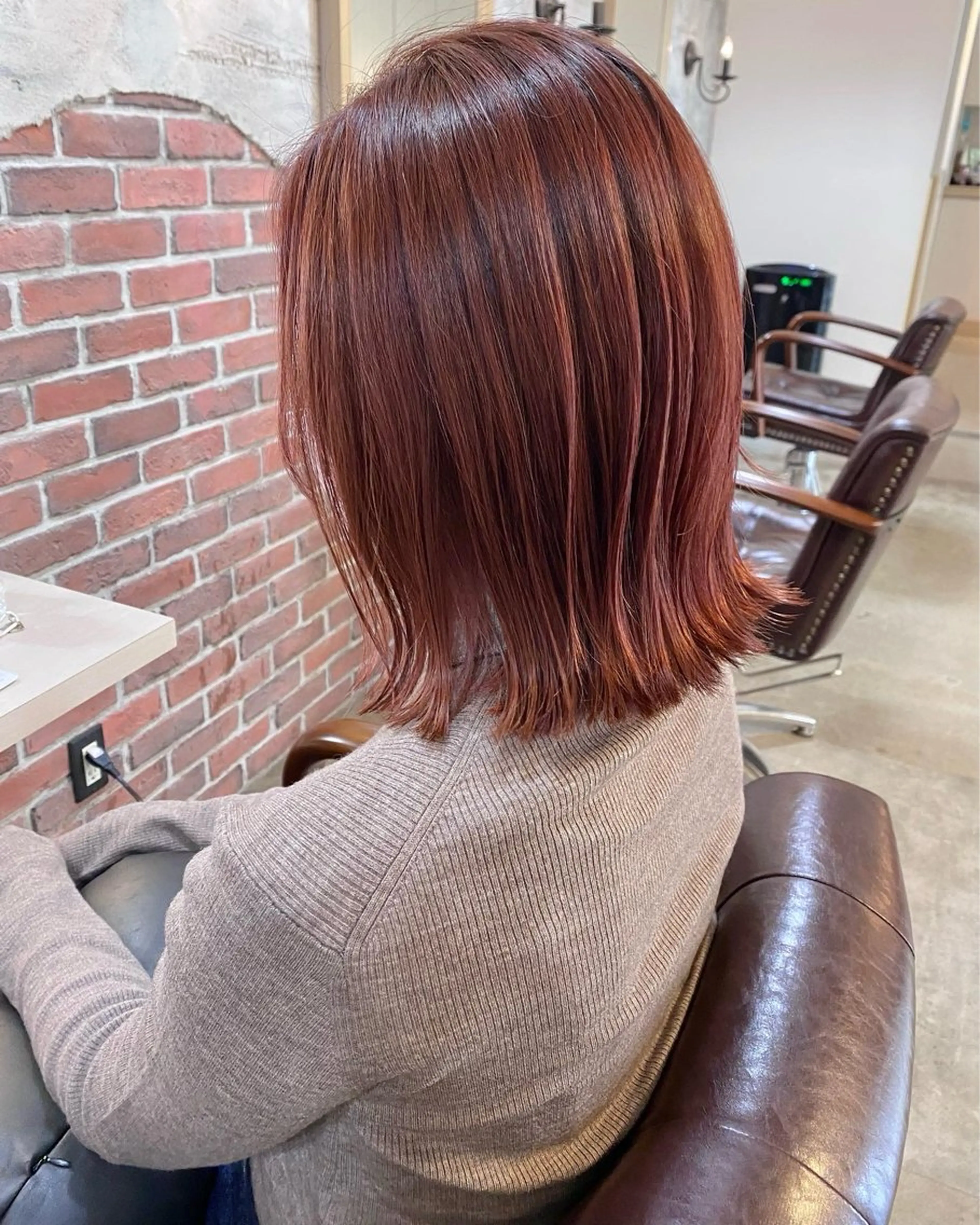 ミディアム カラー ボブ 外ハネヘア レイヤーカット/ 根本瑠実のヘアスタイル