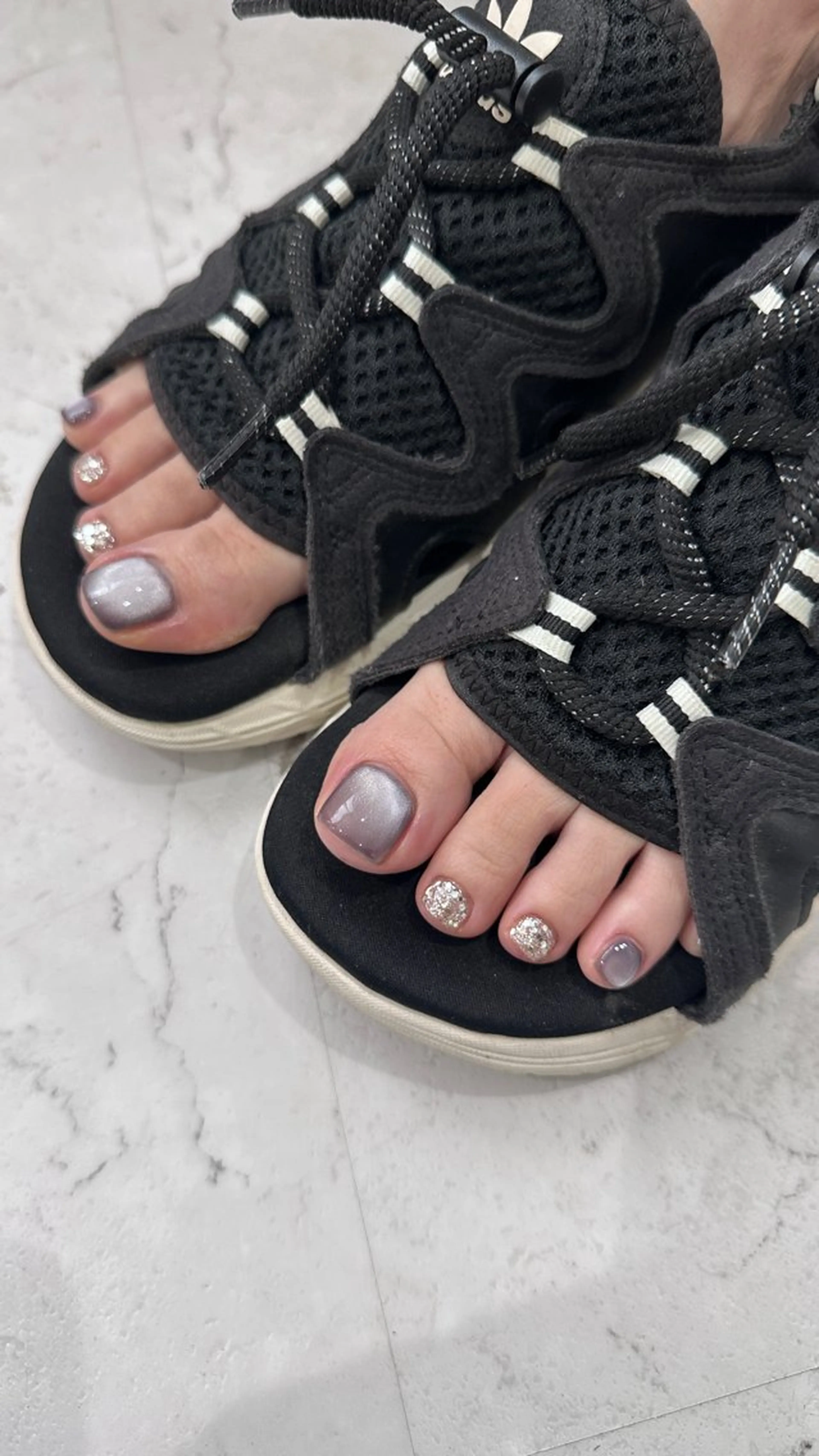 ネイル フットネイル ハンドネイル nail salon TORON《於呂店》所属・nailsalon  TORONのネイルデザイン