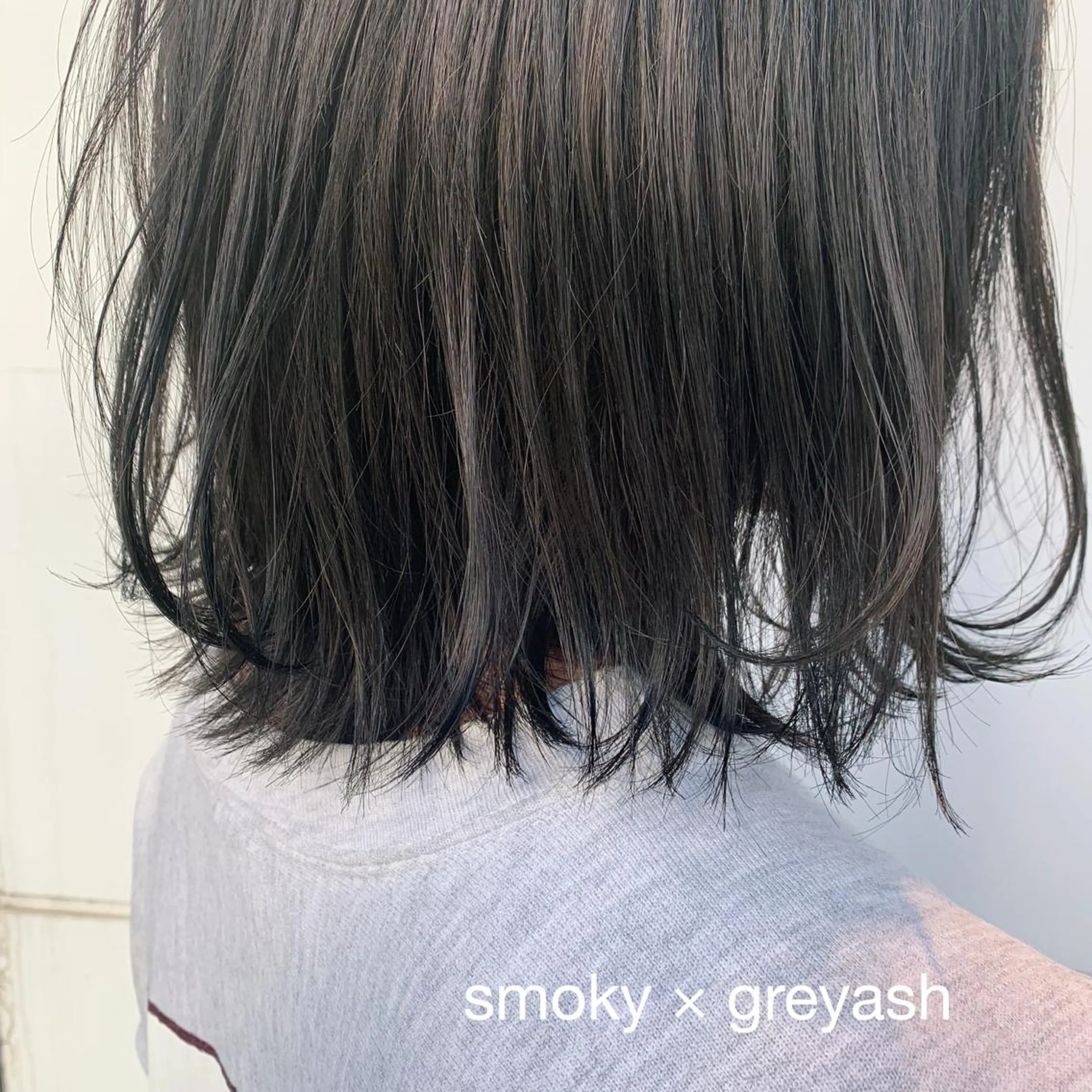 ミディアム カラー RINA🧤 デザインとボブのヘアスタイル