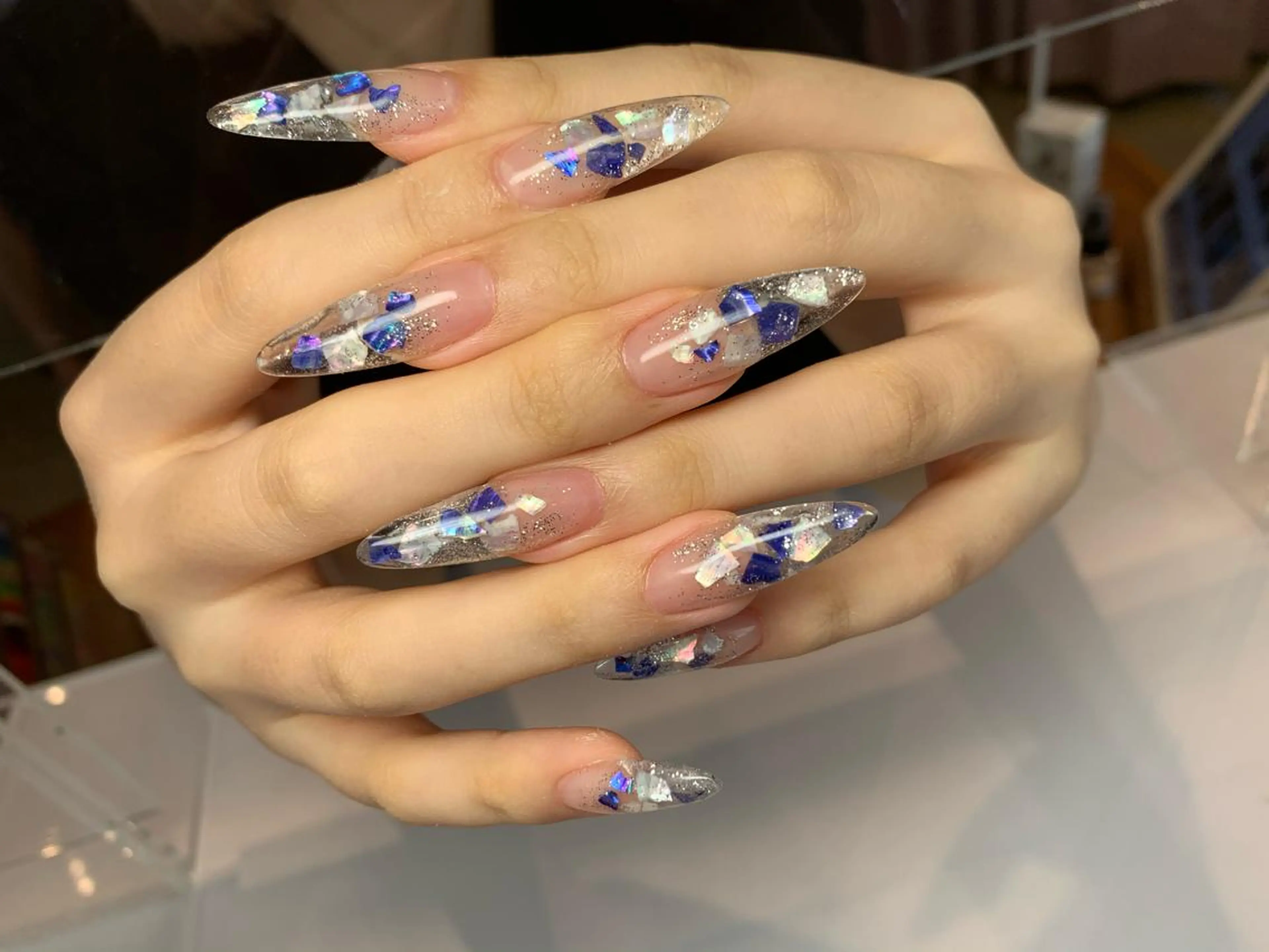 ネイル ハンドネイル ネイルルーム チャームのネイルデザイン