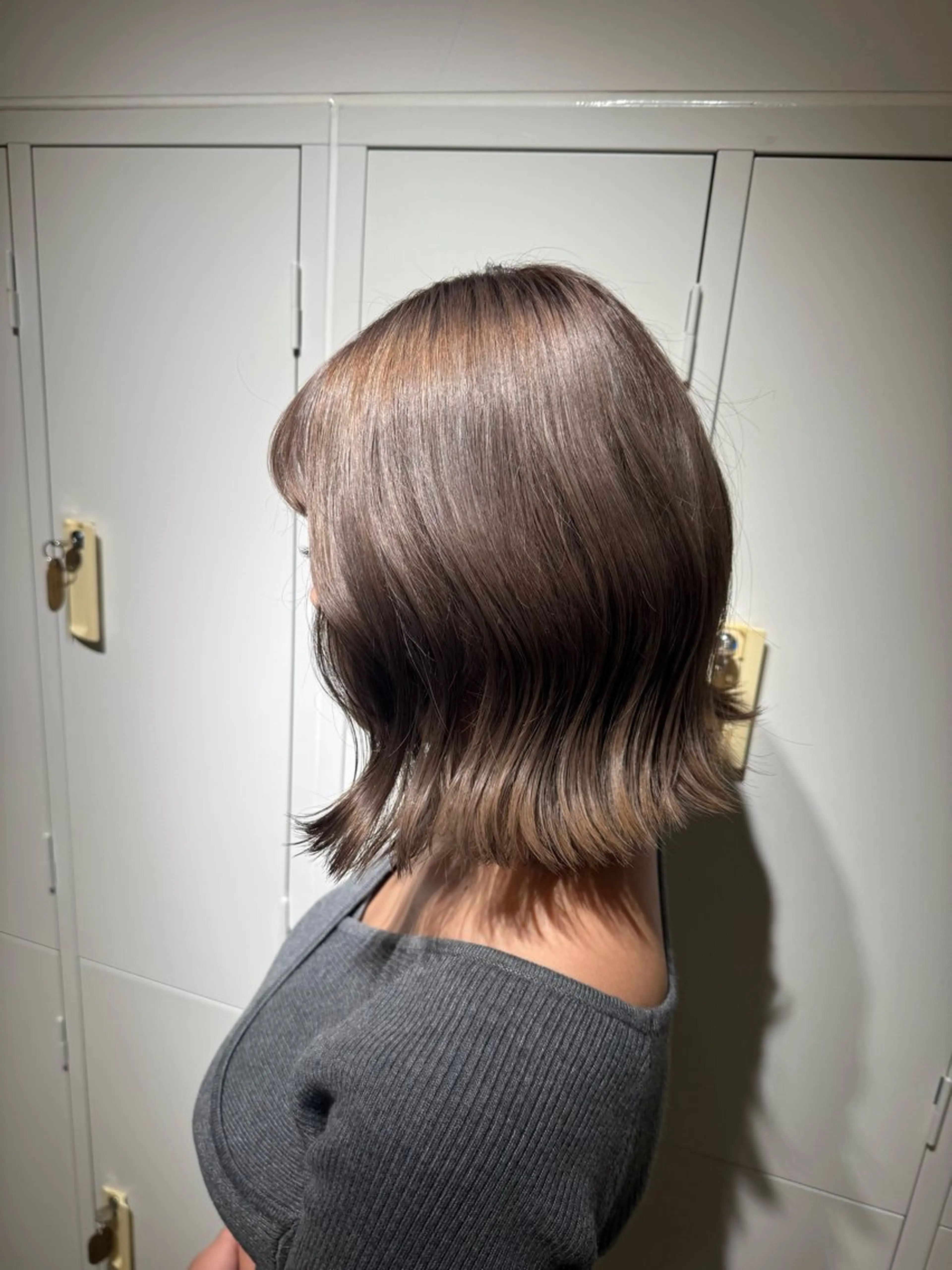 ミディアム 山根 里緒のヘアスタイル