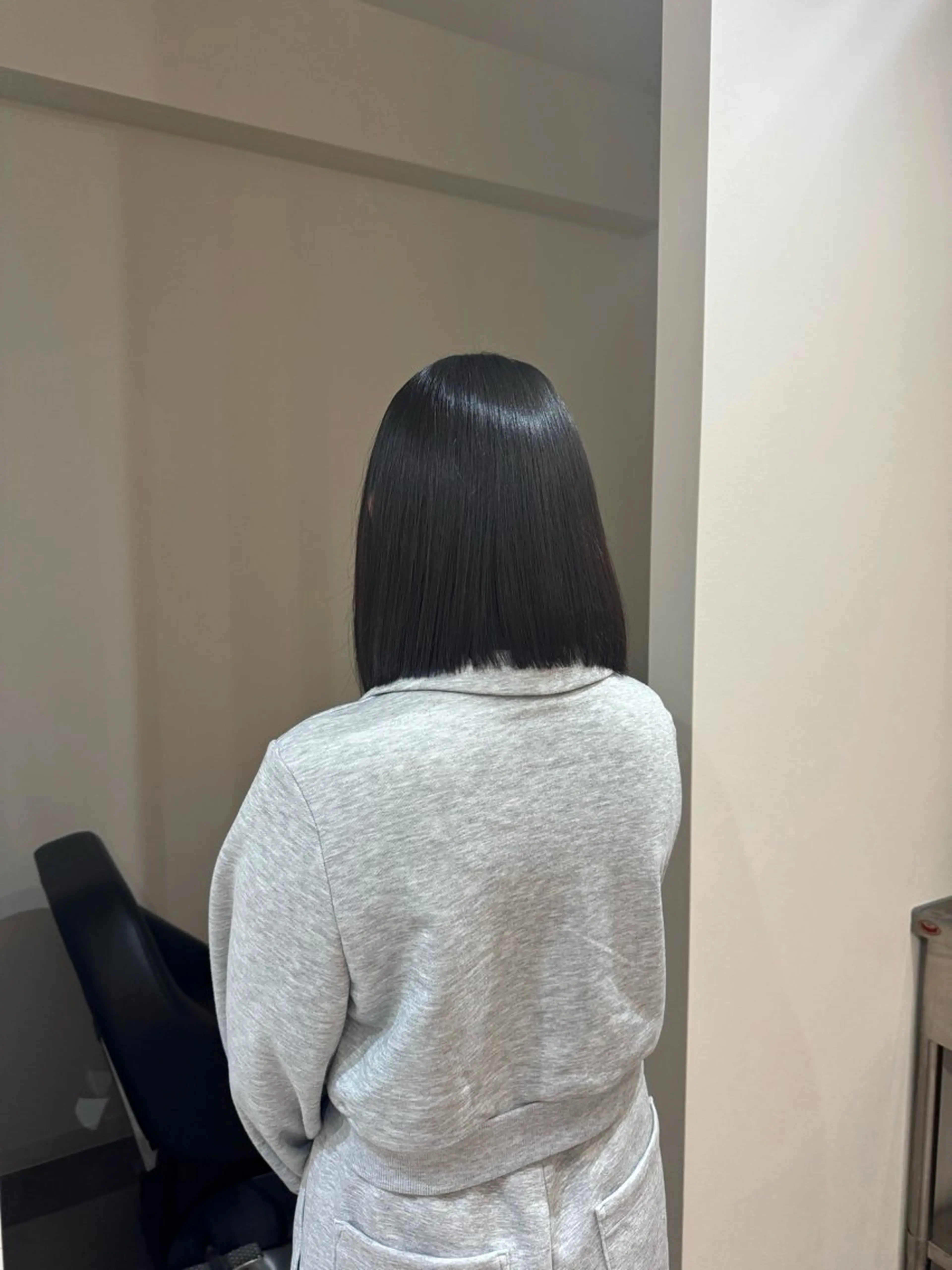 ショート カラー 大人な抜け感レイヤー remi🖤のヘアスタイル