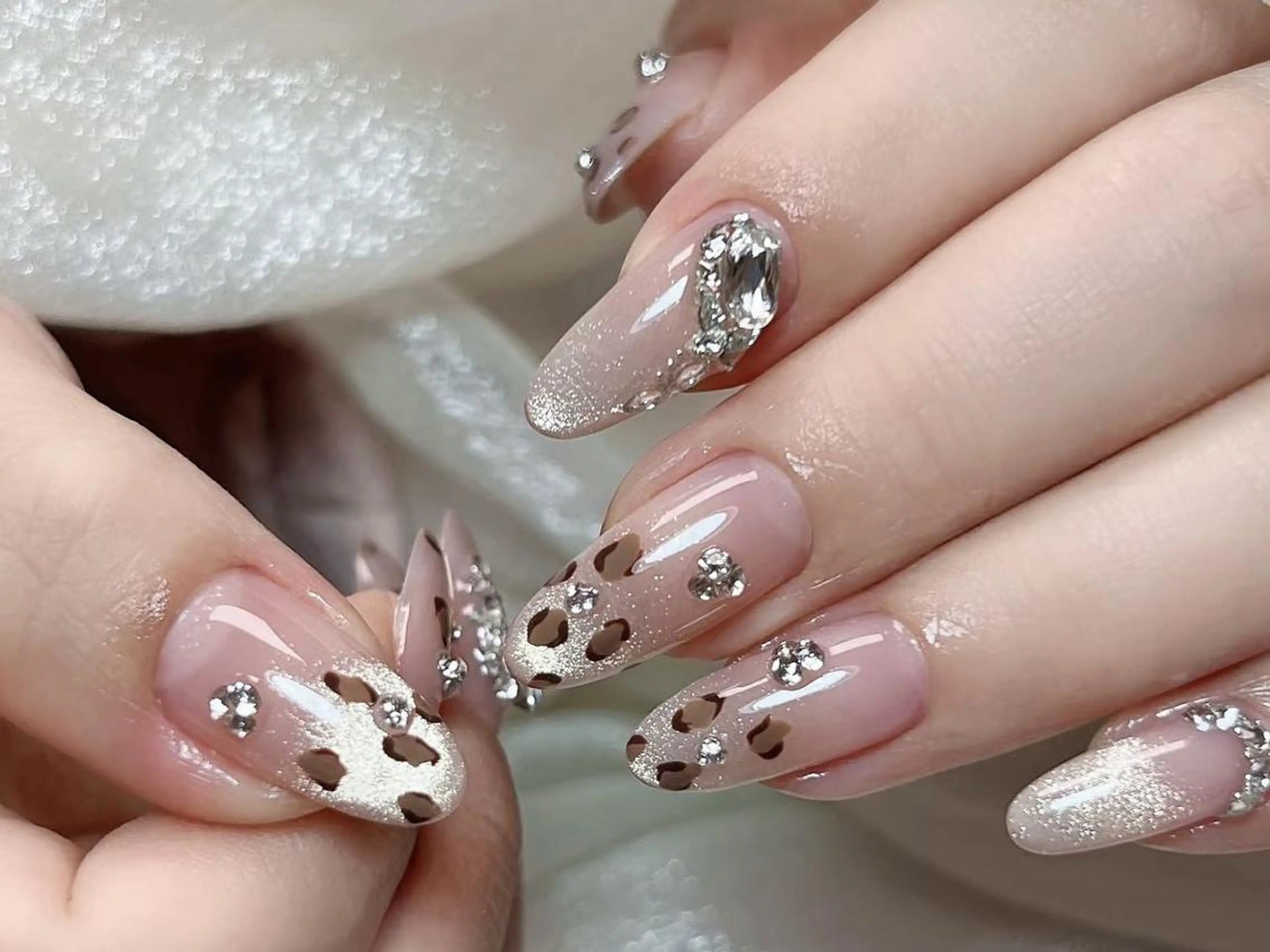 ネイル アニマル柄 カジュアル ジェルネイル ゴールド ミディアムネイル ハンドネイル ハンドケア 💗NA.YUKI NAIL💗のネイルデザイン