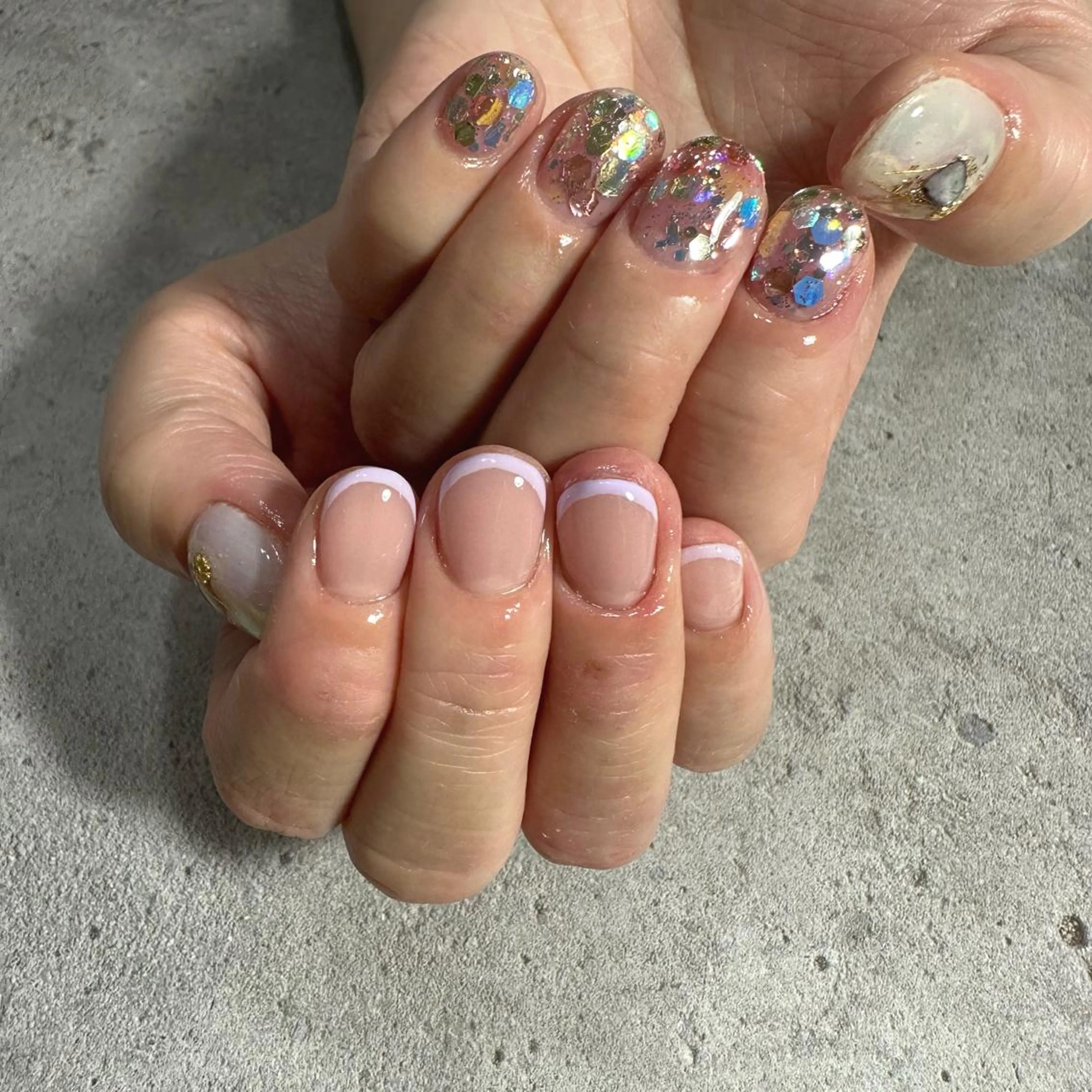 ショート ネイル フレンチネイル キラキラネイル Amour Nail salonのネイルデザイン
