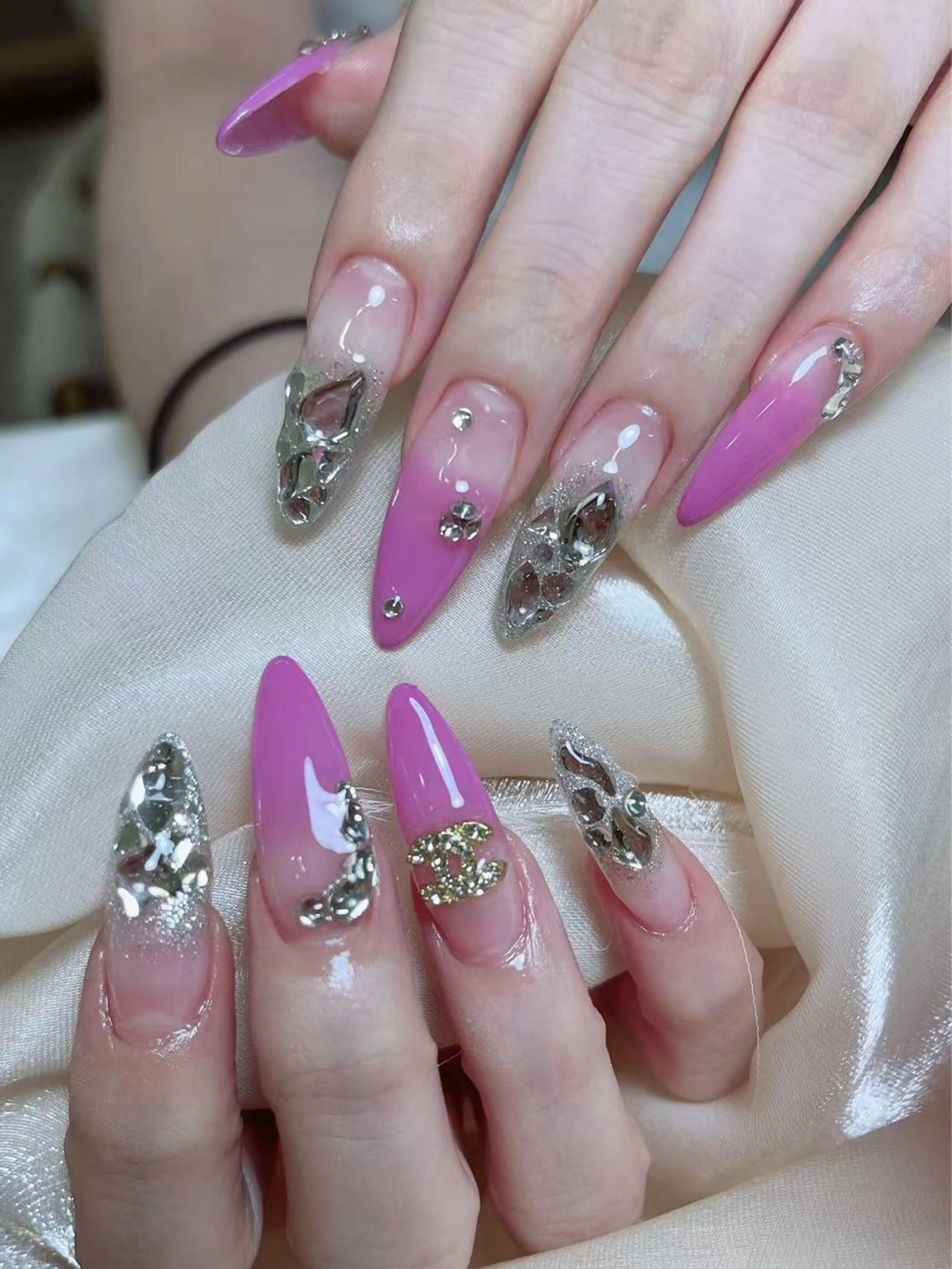 ネイル ルラワンネイル エンのネイルデザイン