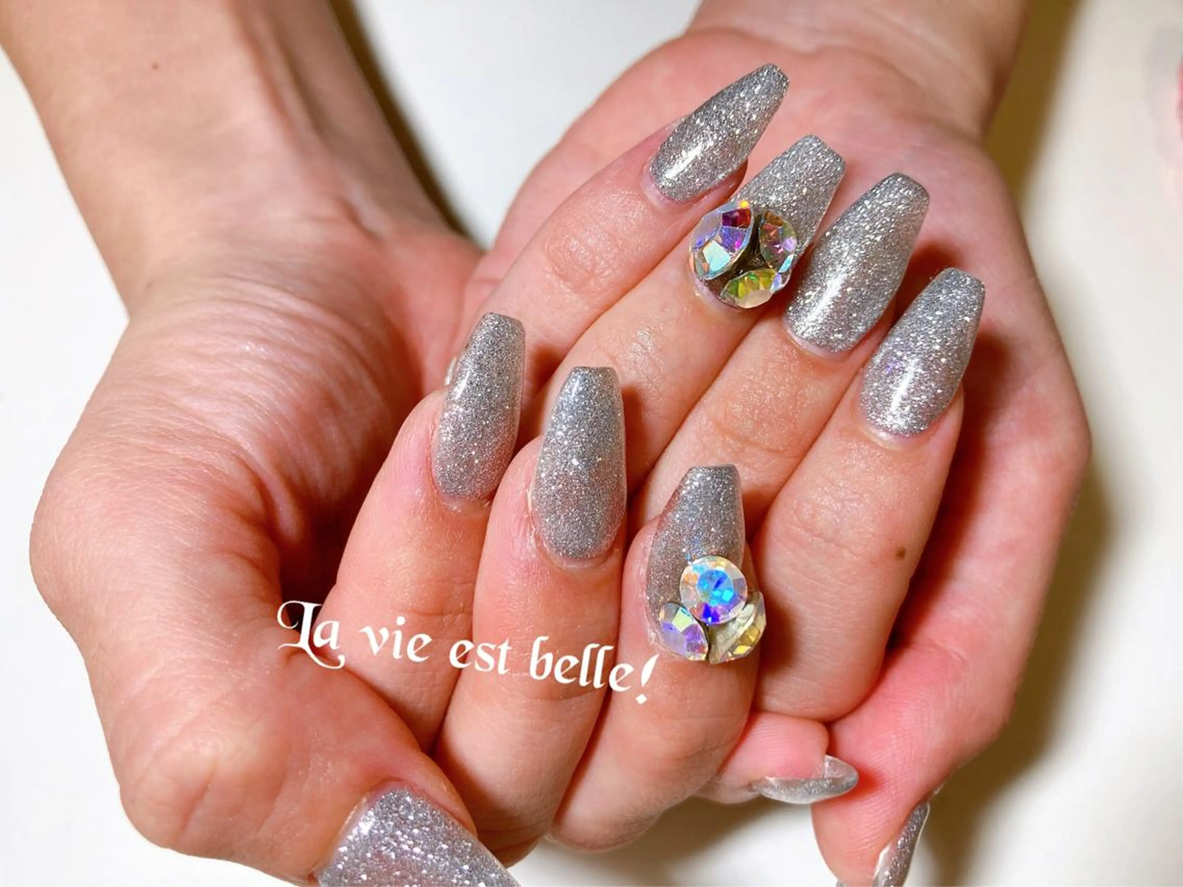 ネイル 成人式 アトリエ ラヴィエベルのネイルデザイン