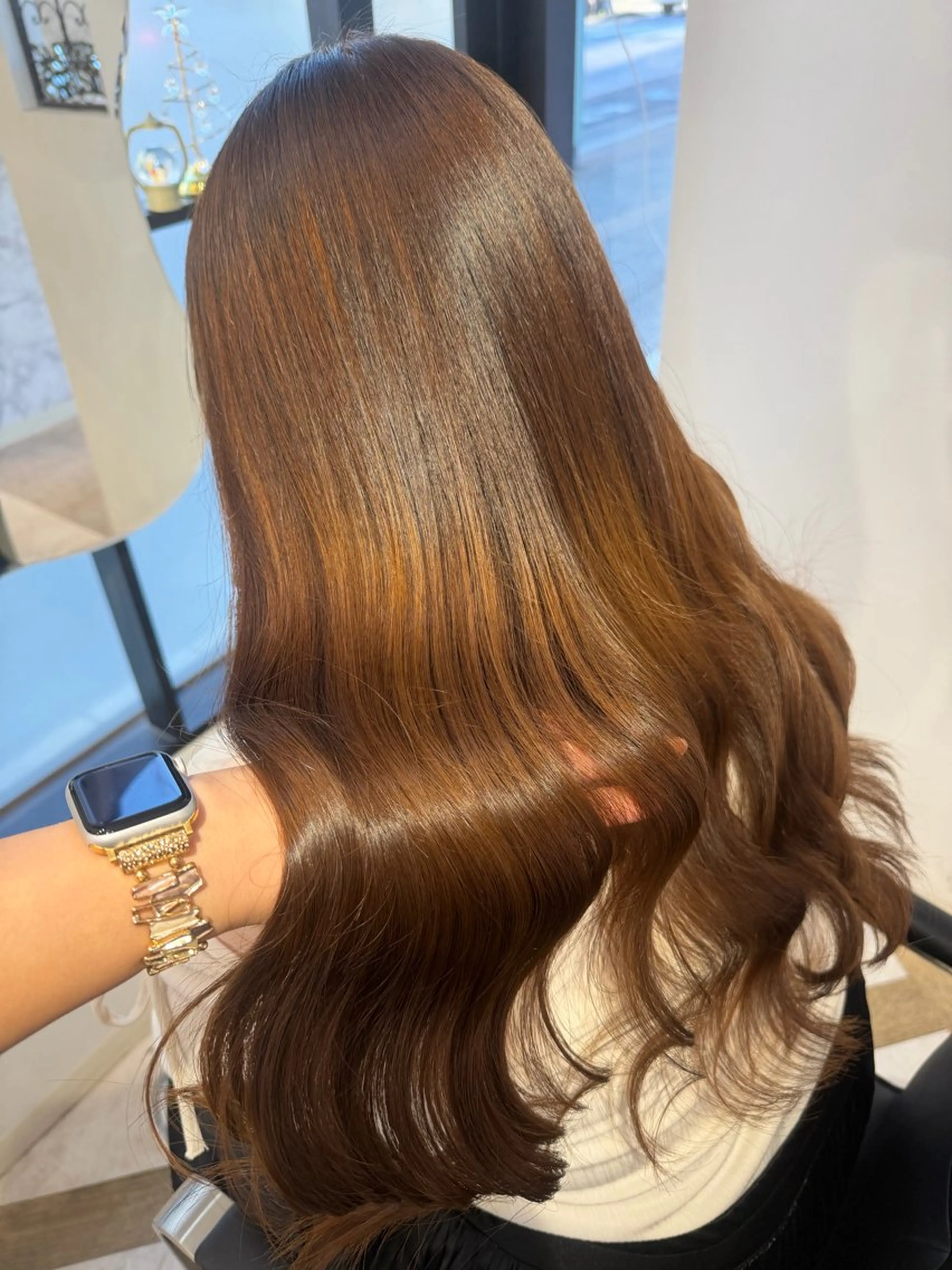 ロング カラー ブリーチ 透明感カラー ブリーチなしカラー くびれヘア 顔まわりレイヤー ヘアカラー Lovis moa 〘国分 かな〙のヘアスタイル