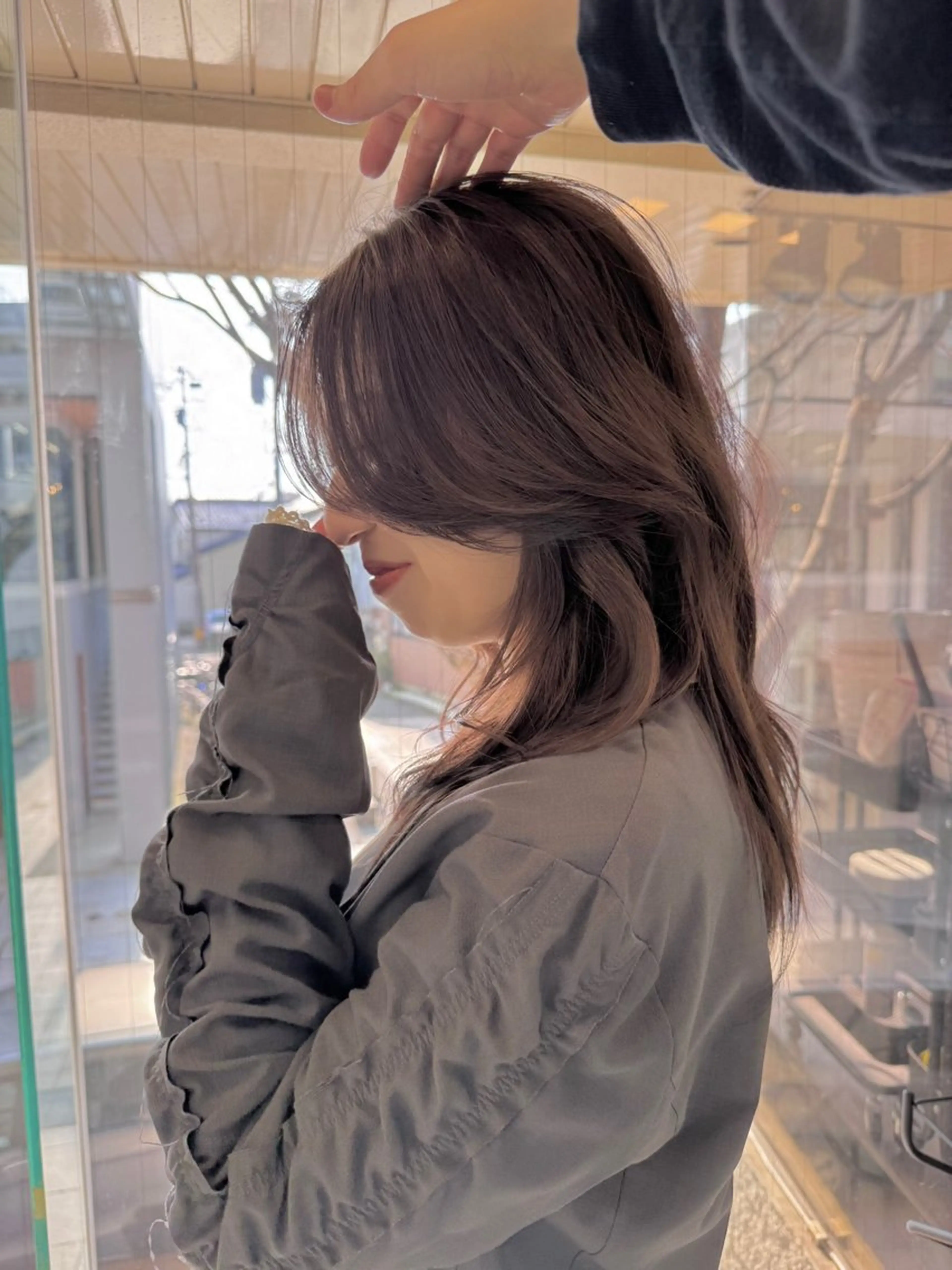 セミロング カラー ナチュラルに目を惹く デザイン/KOHNOのヘアスタイル