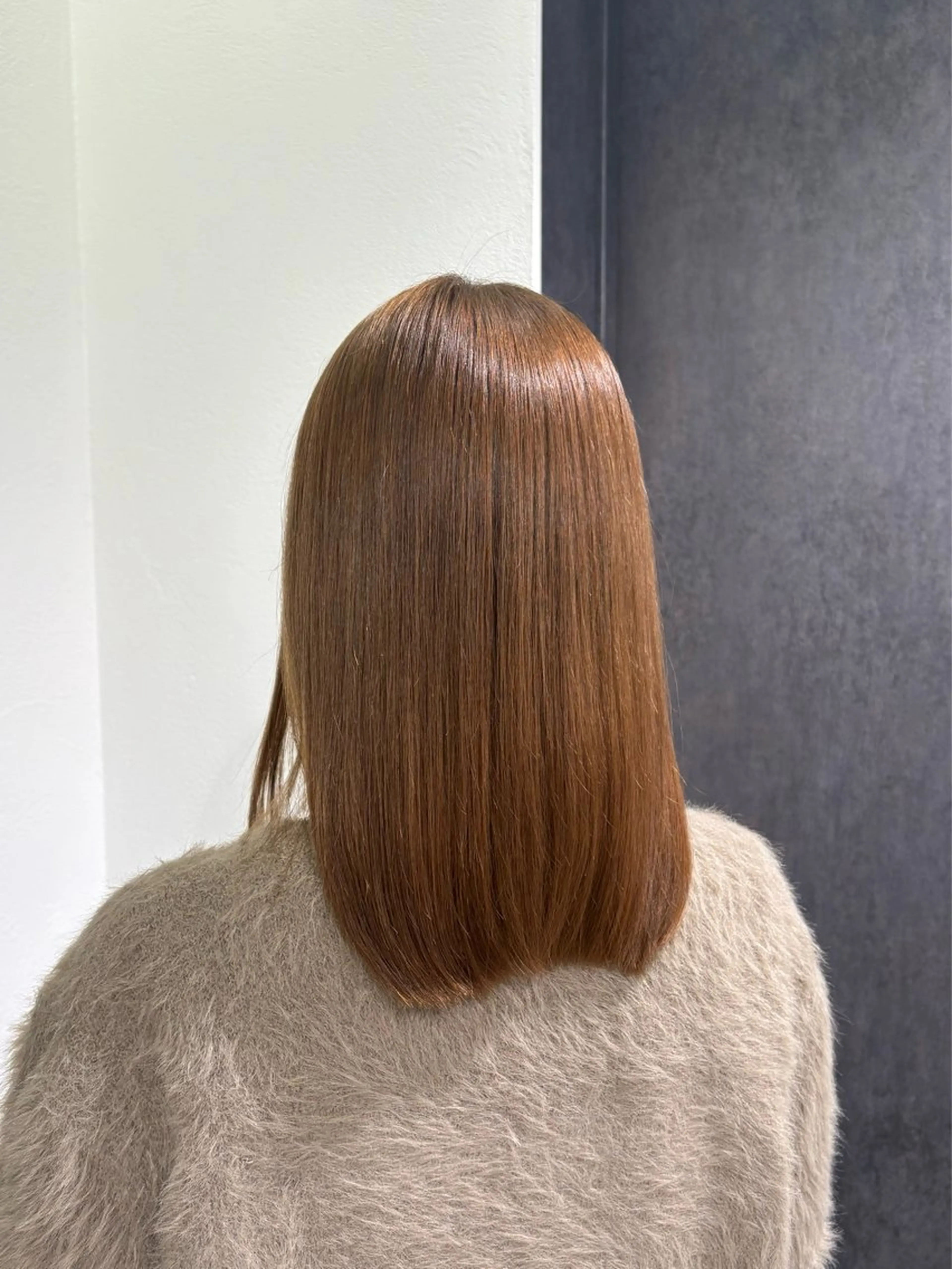 セミロング カラー ベージュカラー ブリーチ ミルクティーベージュ ブリーチなしカラー 栗山 心鈴のヘアスタイル