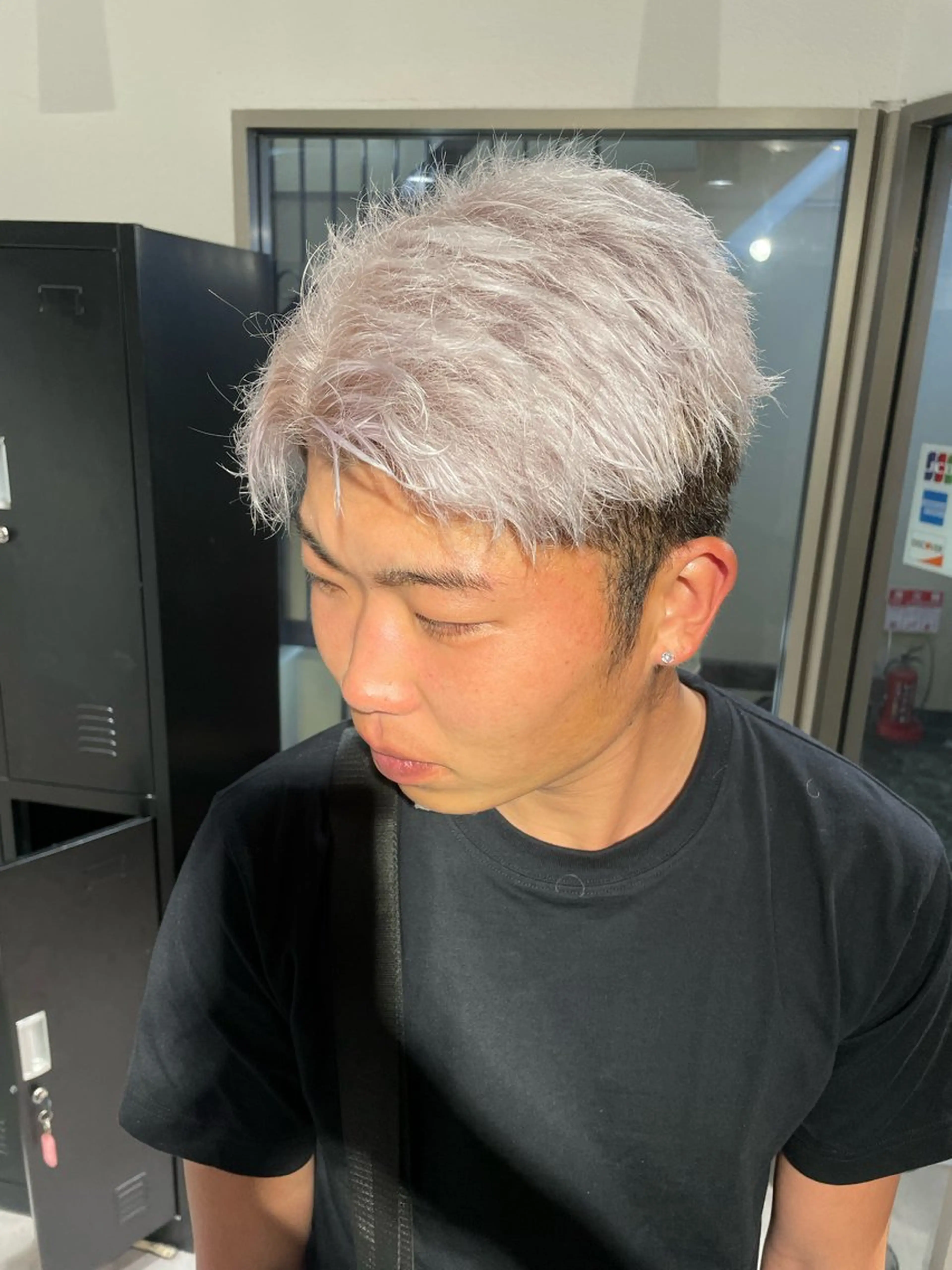 ショート カラー メンズ メンズブリーチ ブリーチ ヘアカラー 🩵ハイトーン/ レイヤーYUZU🩵のヘアスタイル