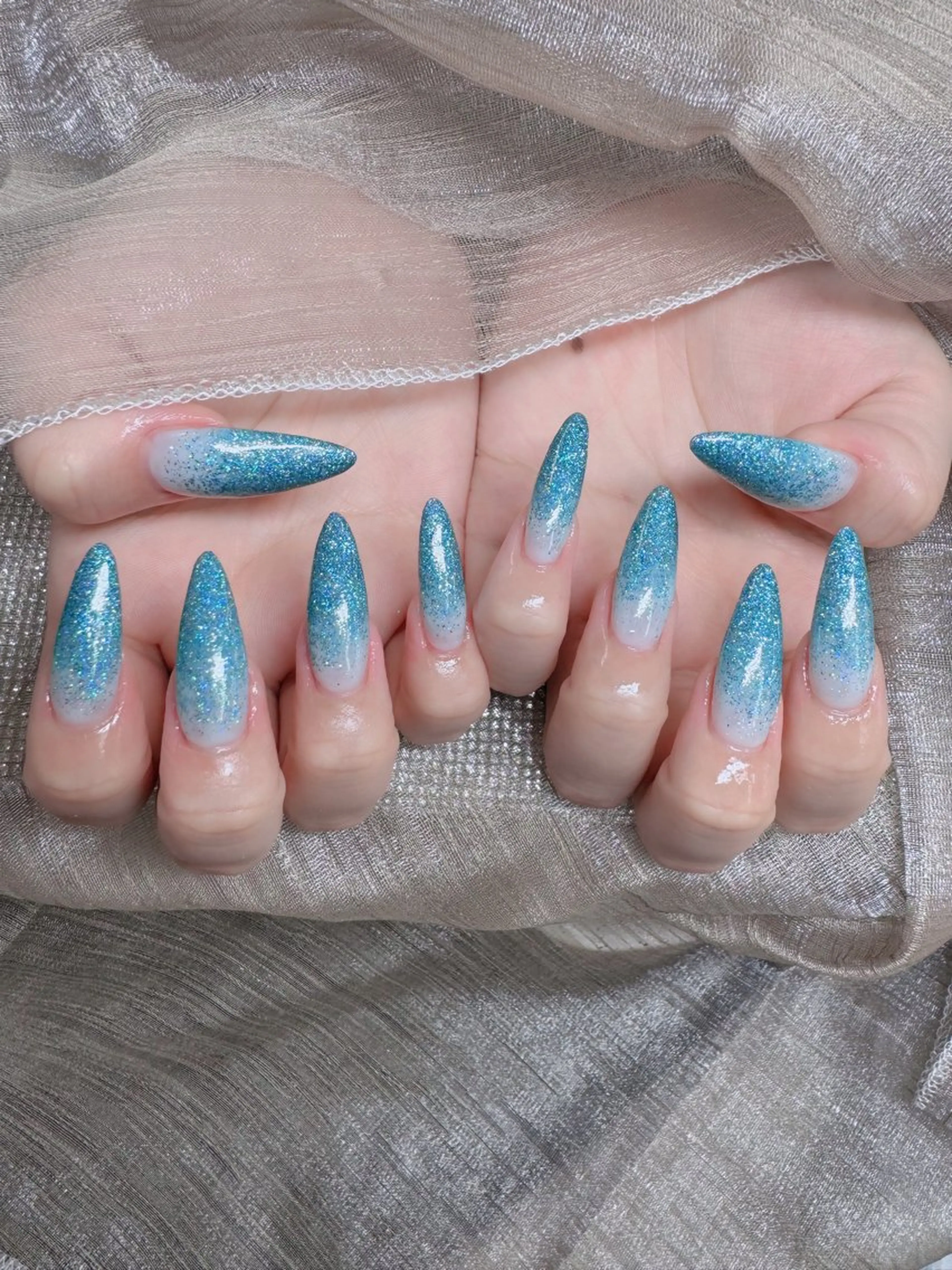 ネイル オーロラネイル フレンチネイル ジェルネイル ハロウィン キラキラネイル H.baby Nail Salonのネイルデザイン