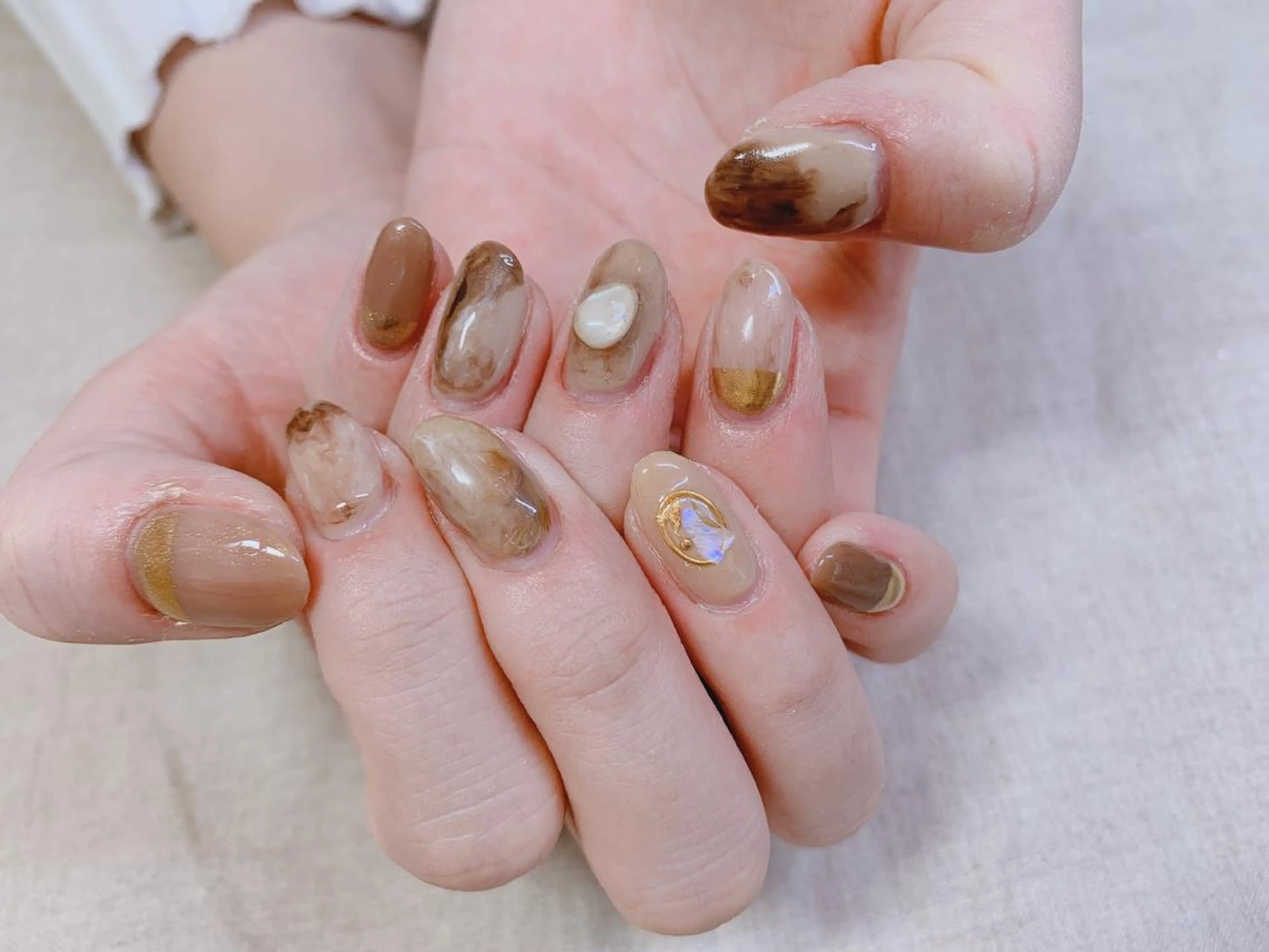 ネイル ブラウン ニュアンスネイル pipi..所属・pipi ..のネイルデザイン