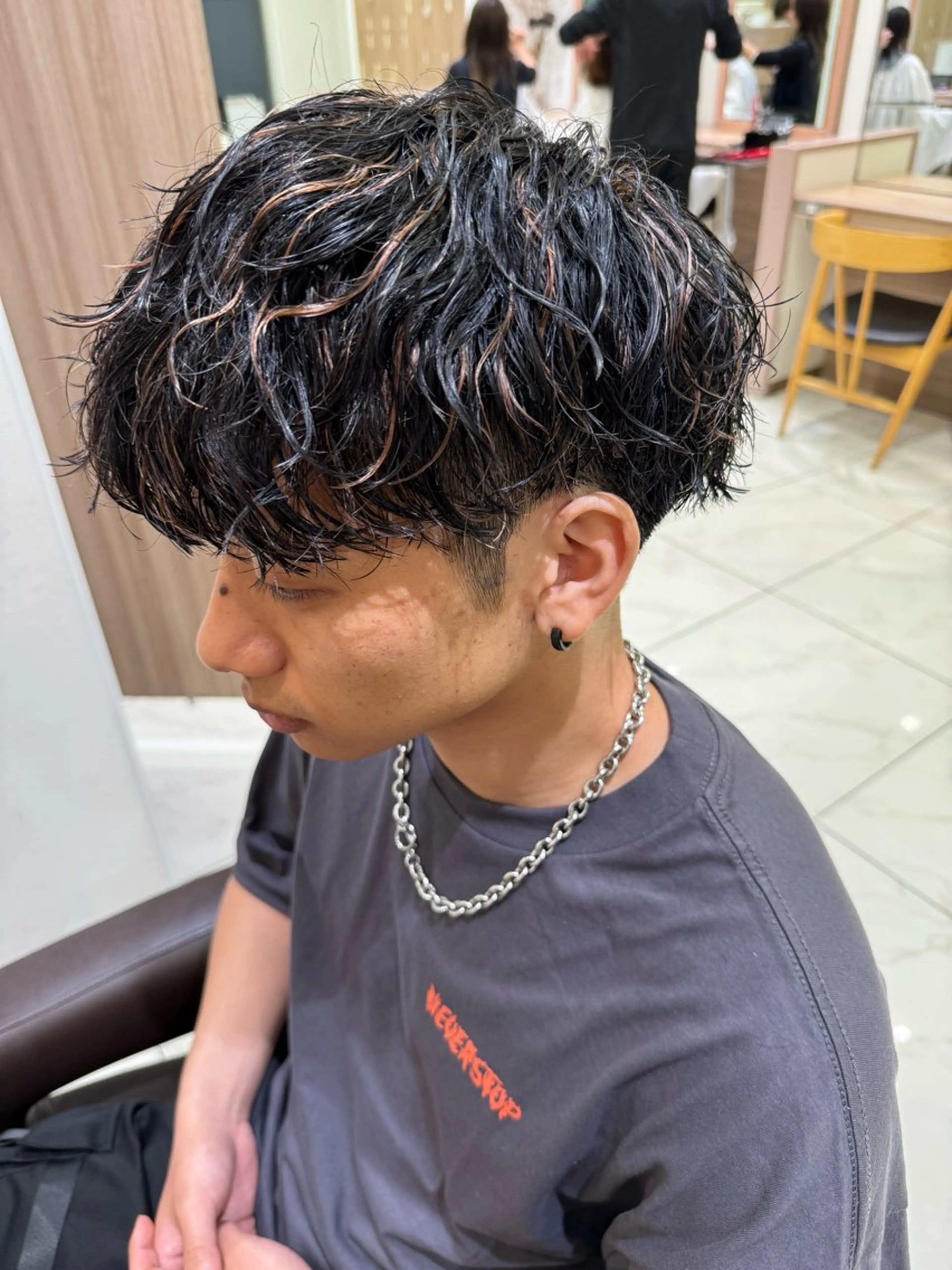 ショート カラー パーマ メンズ メンズハイライト メンズパーマ 波巻きパーマ ハイライトカラー ハイライト カット ヘアカラー パーマ トリートメント メンズパーマ特化/ メッシュ/薫/店長のヘアスタイル