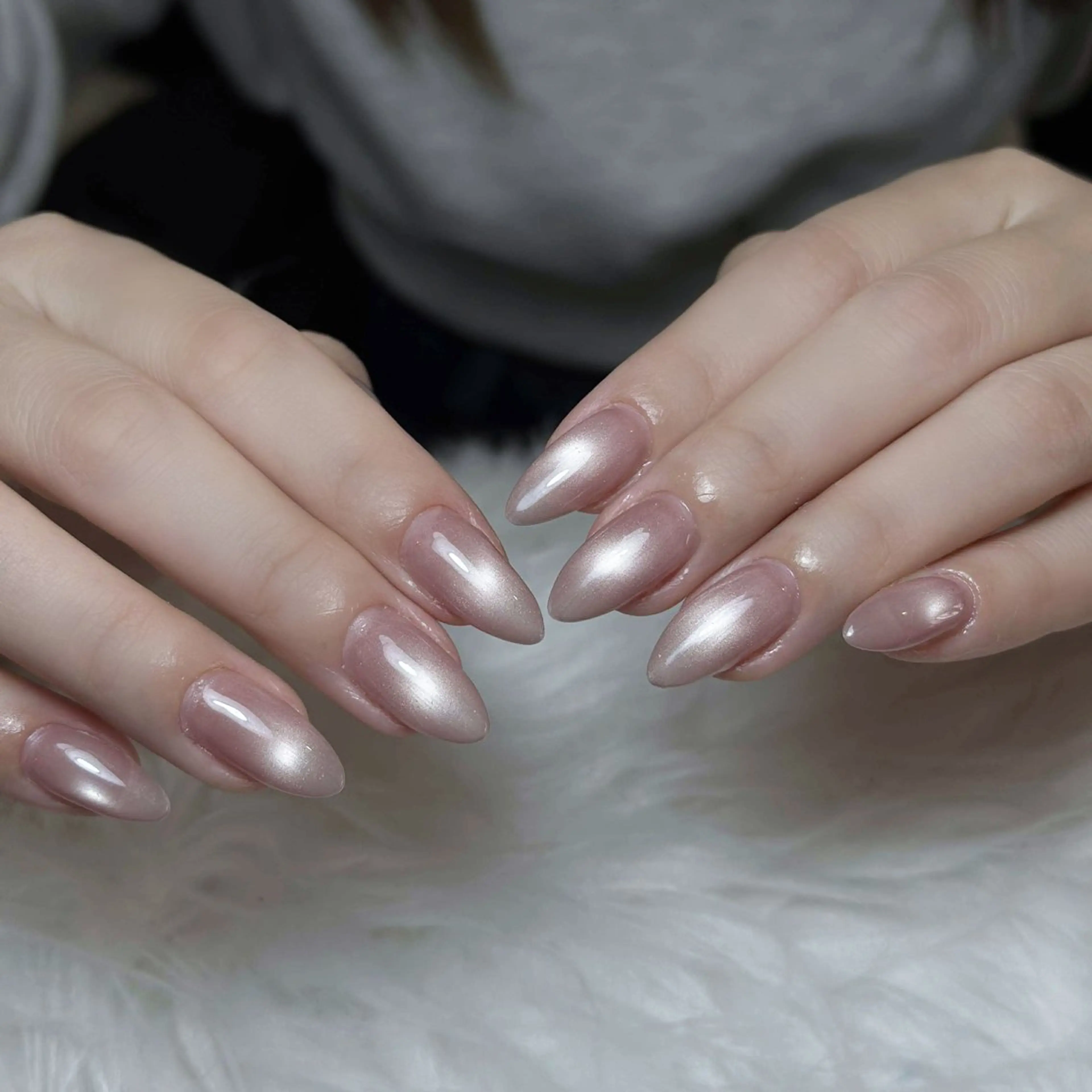 ネイル オーロラネイル ボルドー ブラウン 氷ネイル・うるうるネイル キラキラネイル ハンドネイル Julli NailStudioのネイルデザイン