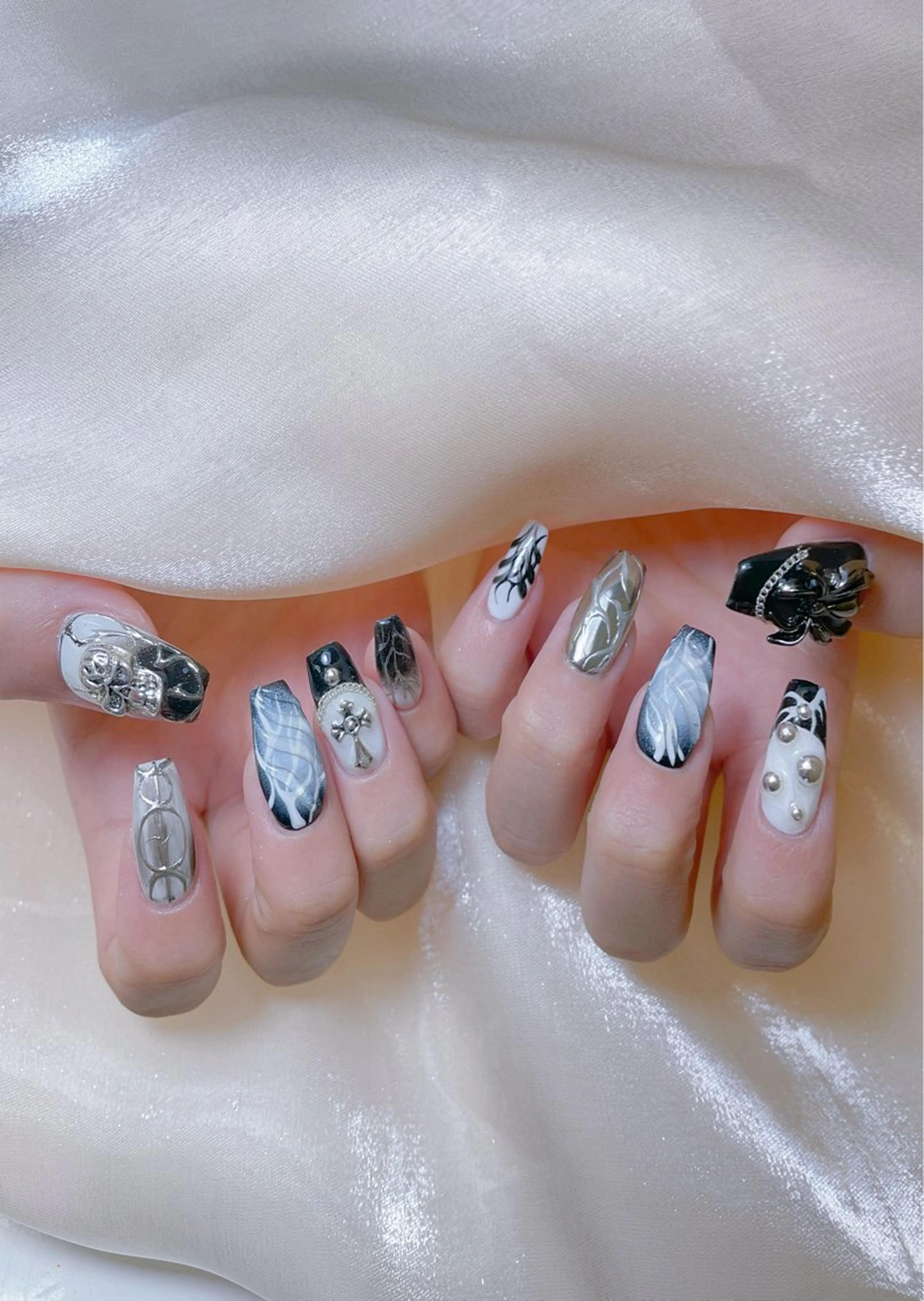 ネイル オーロラネイル キラキラネイル 大理石ネイル(マーブル) スカルプネイル 春ネイル ハンドネイル NailPrincess所属・princess スカルプ専門店のネイルデザイン