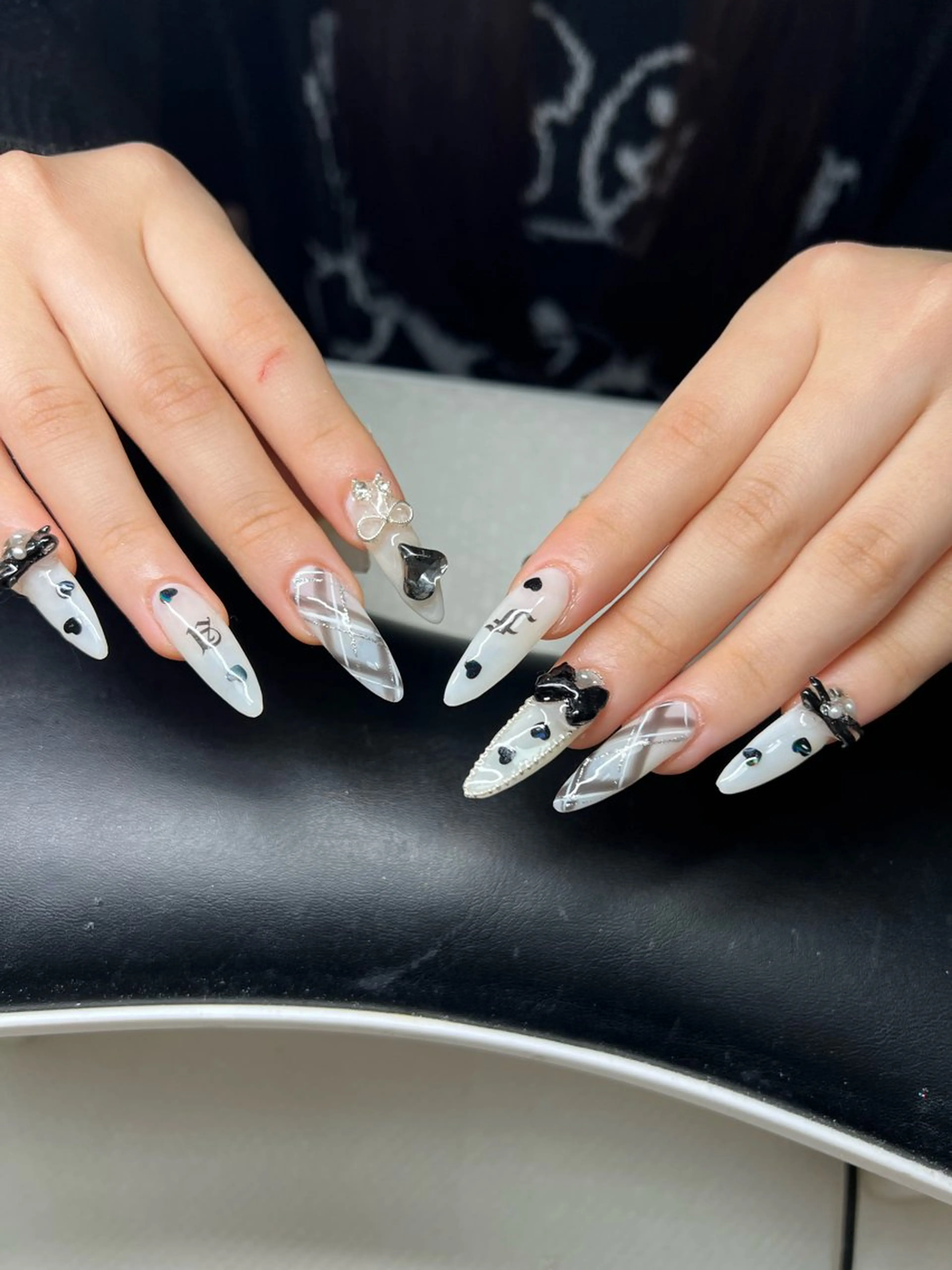 ネイル オーロラネイル チークネイル 長さ出し フットネイル フレンチネイル Lee Nails チップ長さだし専門店のネイルデザイン