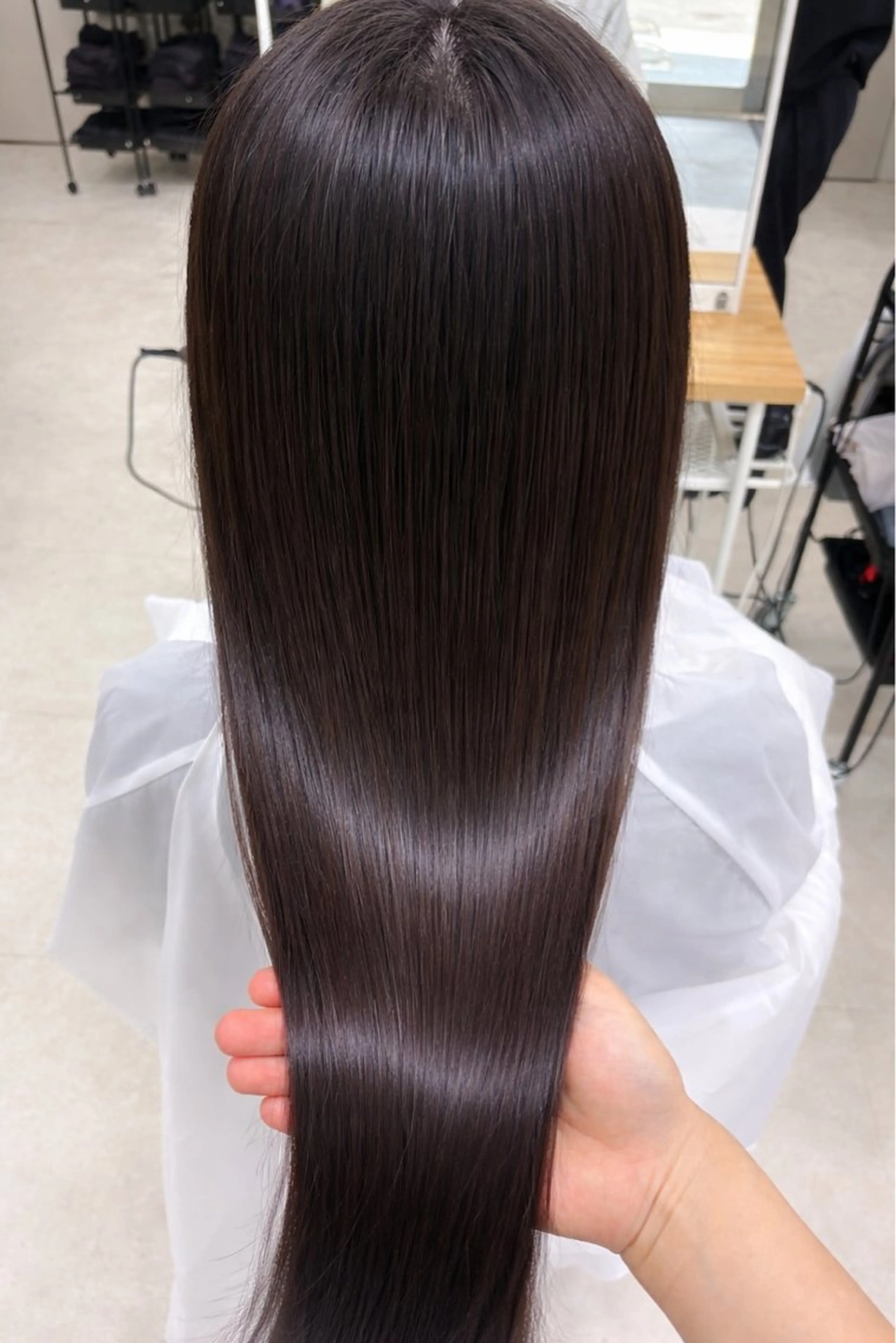 ロング 中山 摩亜のヘアスタイル