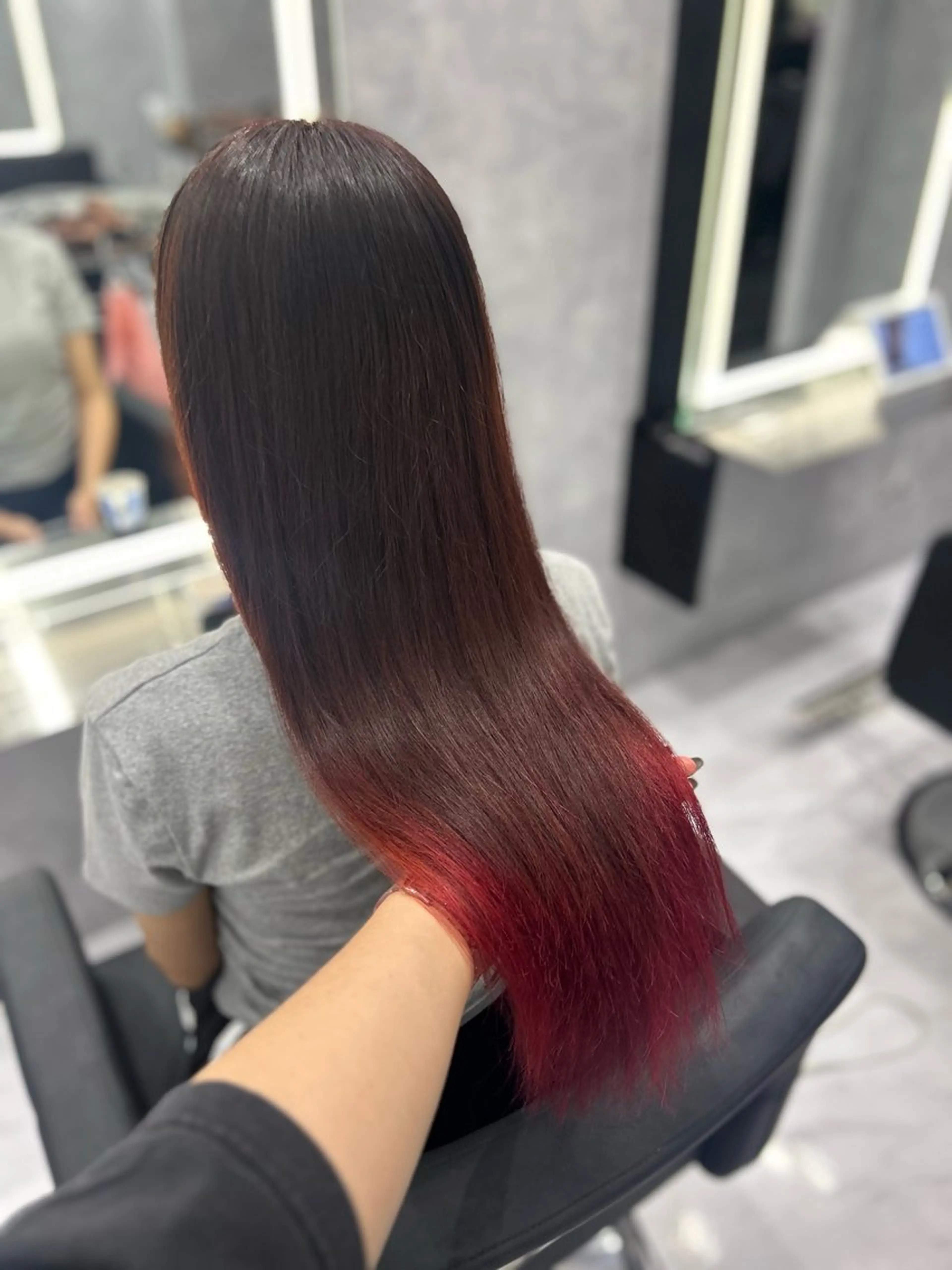 ロング カラー レッドカラー トリートメント 森下 ゆきなのヘアスタイル