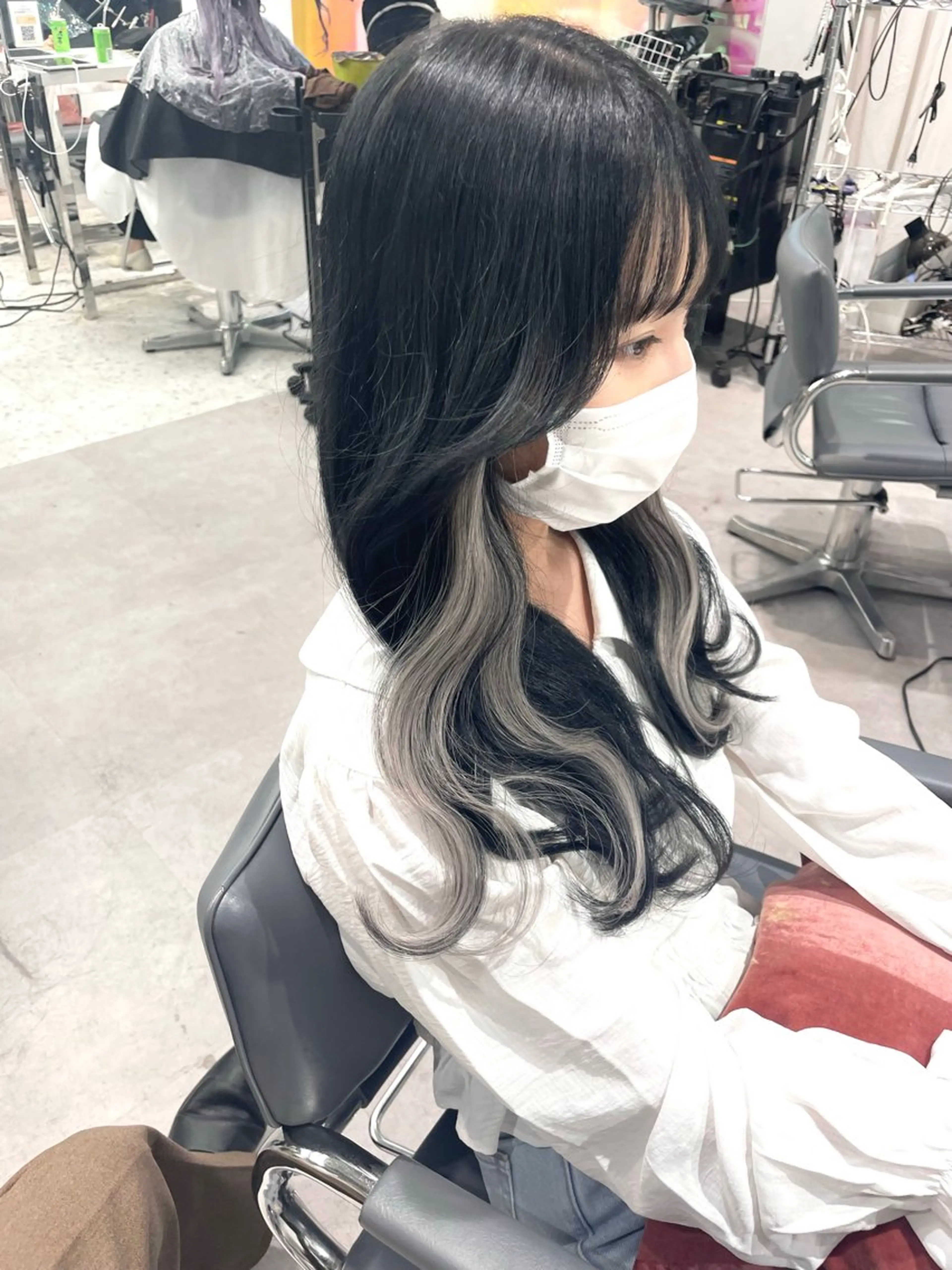 ロング カラー 黒髪 ブルーカラー ブルーブラック インナーカラー シルバー カット ヘアカラー トリートメント エクステ 韓国ハッシュカット/ 新宿/髪質改善/岡崎のヘアスタイル
