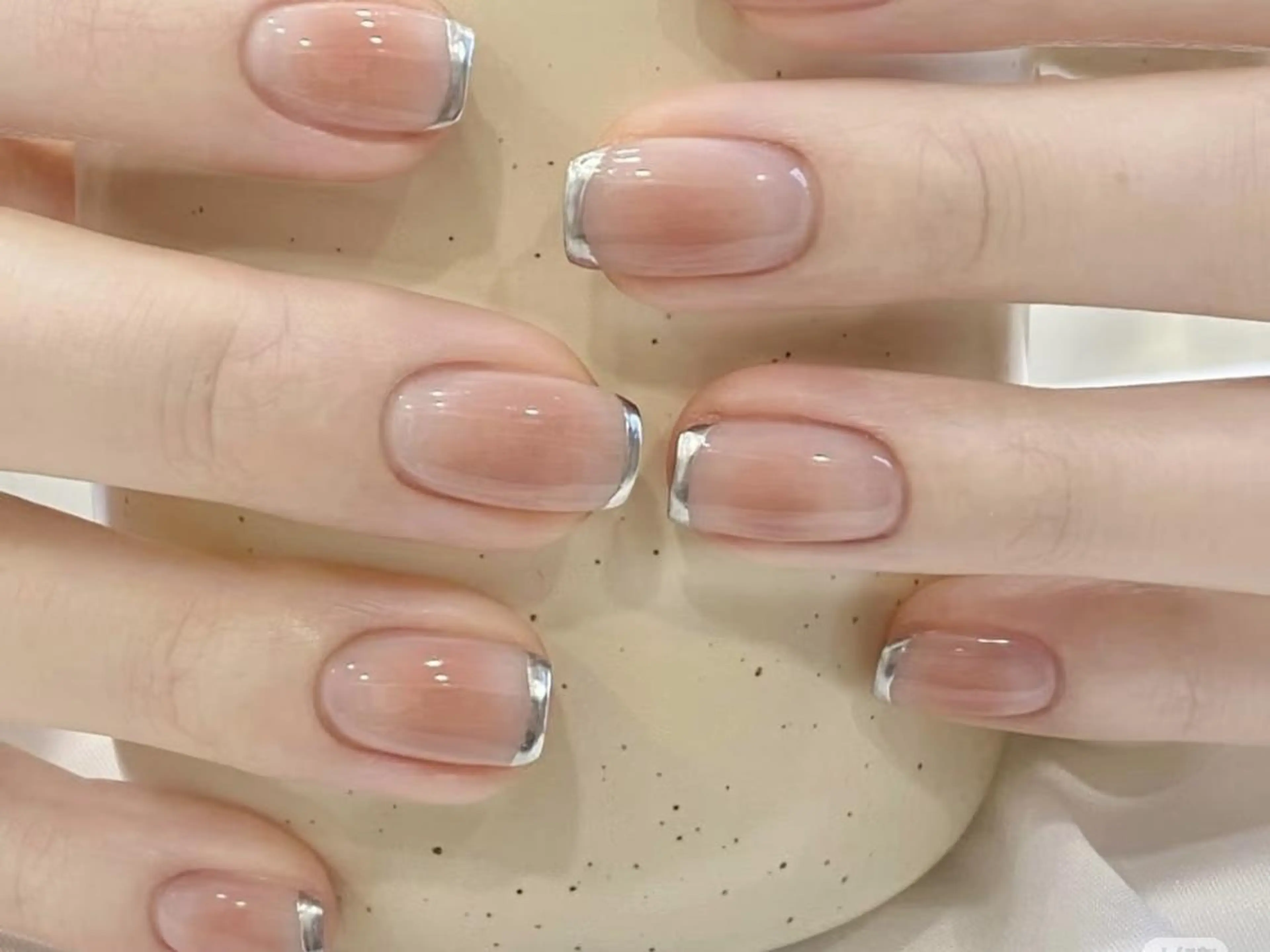 自爪♡チーク+先端シルバーラインの写真