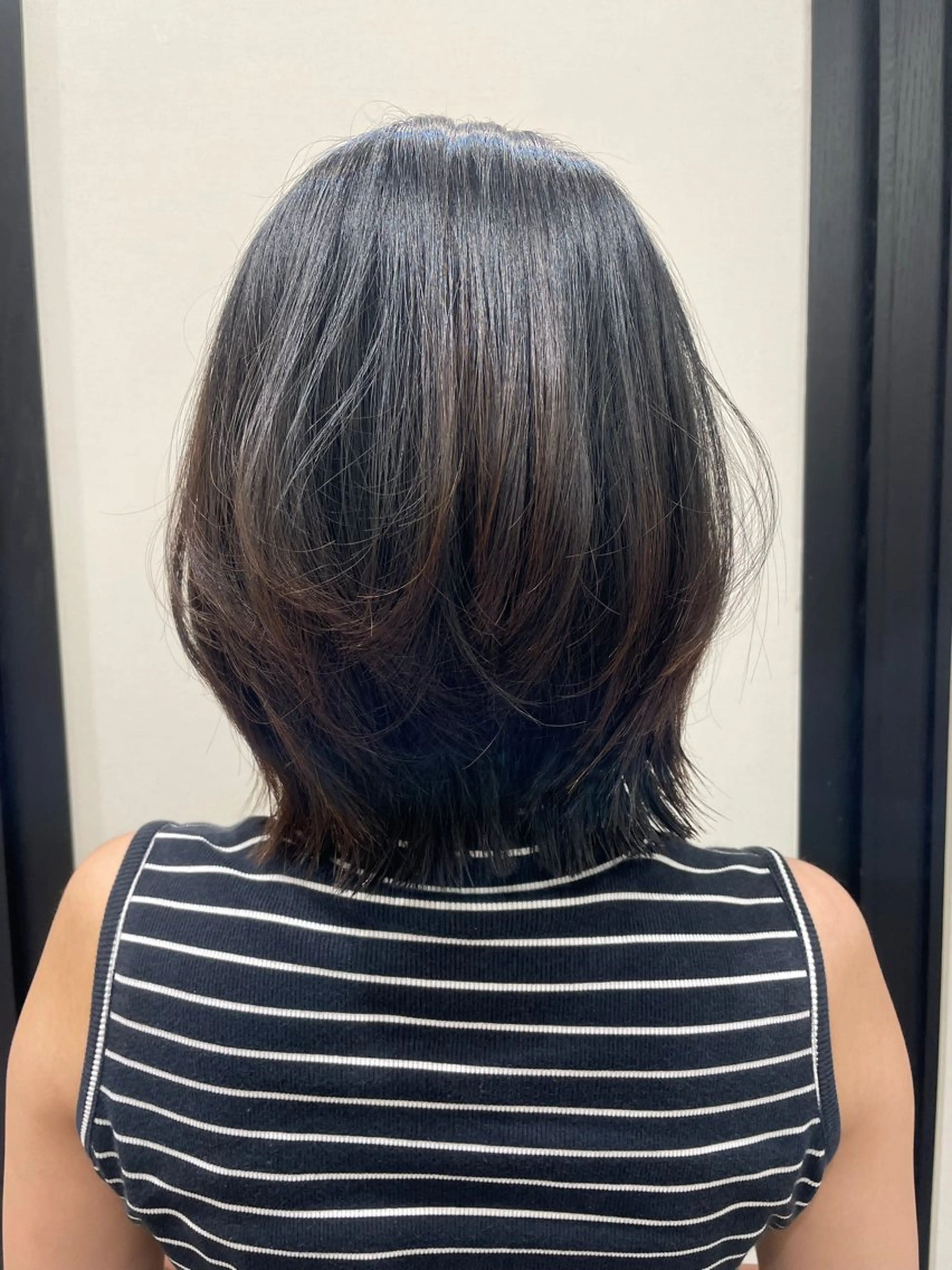 ミディアム 伊東 咲織のヘアスタイル