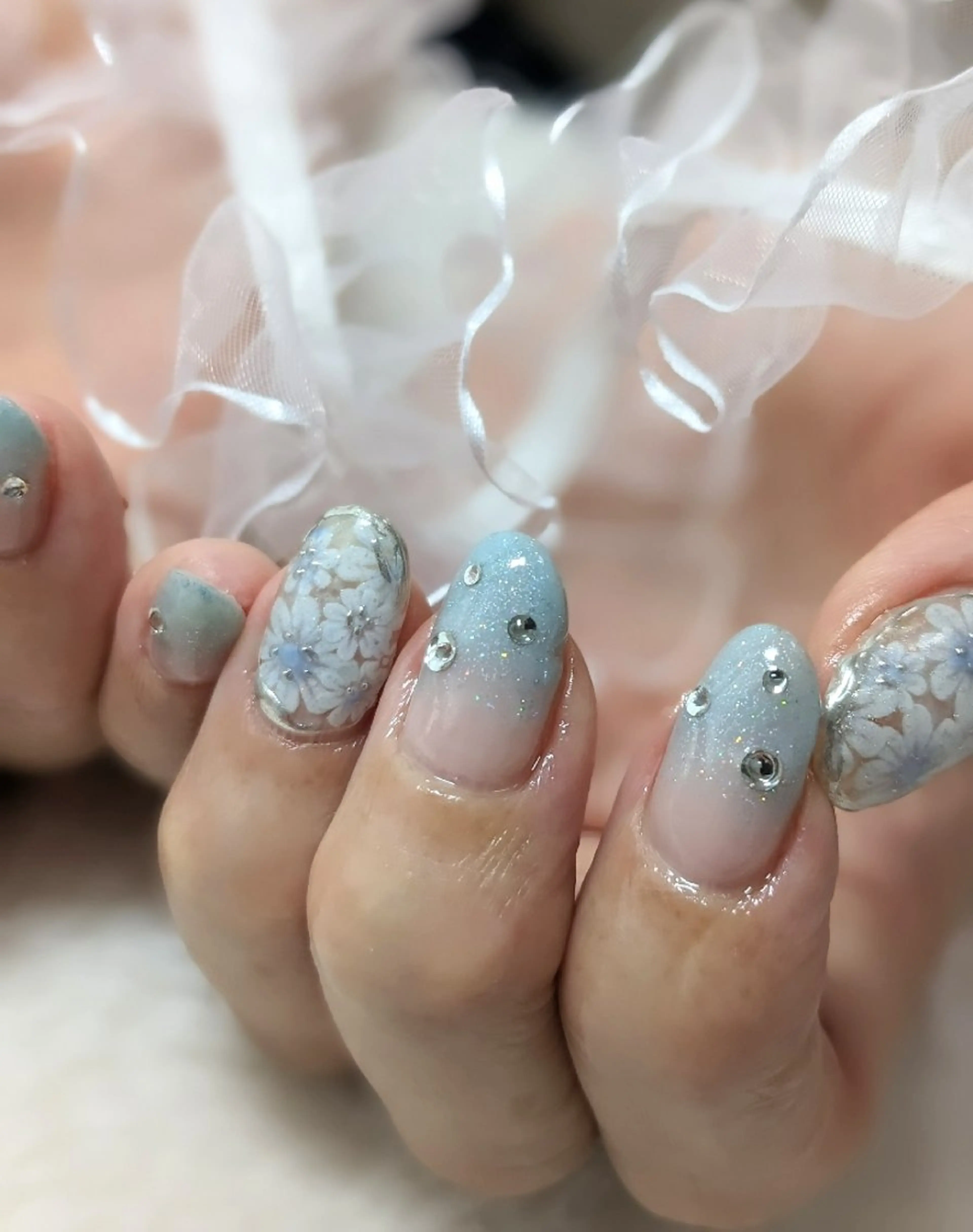 ネイル オーロラネイル ブルー ラメ(グリッター) ブライダルネイル Pureru✨ 🌹yukoのネイルデザイン