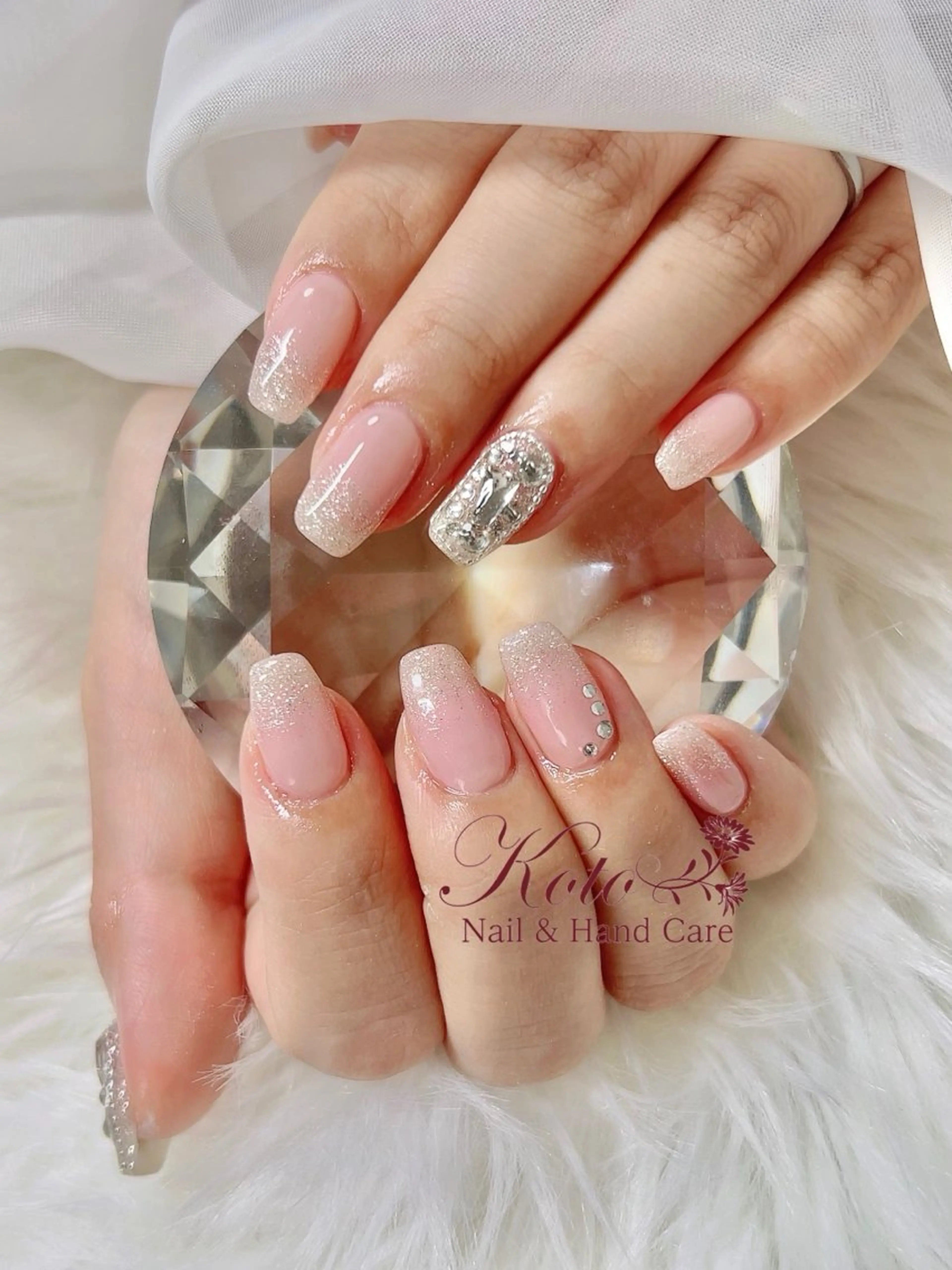 ネイル 長さ出し ジェルネイル 持ち込み ニュアンスネイル 赤色 ハンドネイル Nail Salon KOTOのネイルデザイン