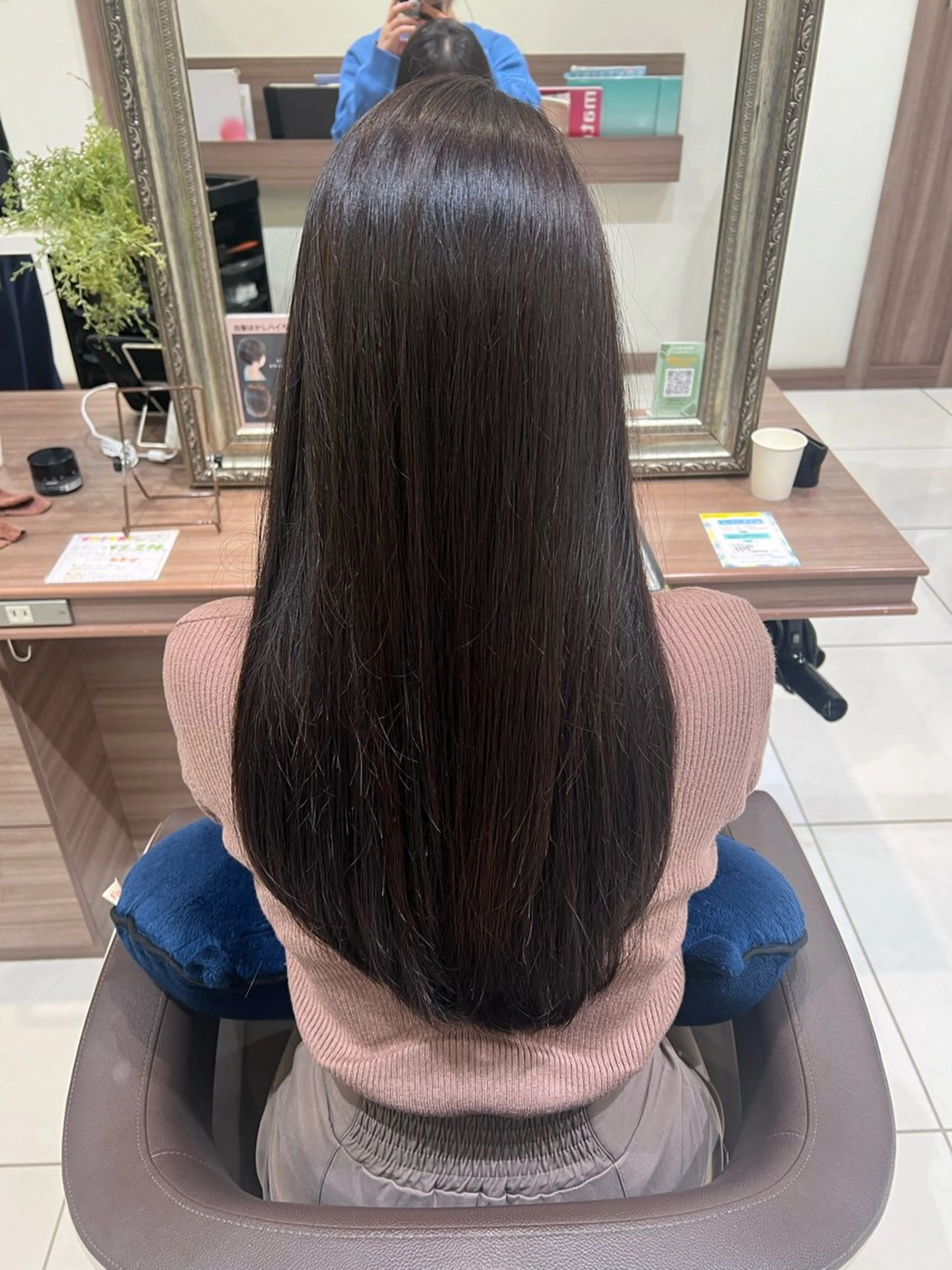 ロング ヘアカラー 阪本 紀乃のヘアスタイル