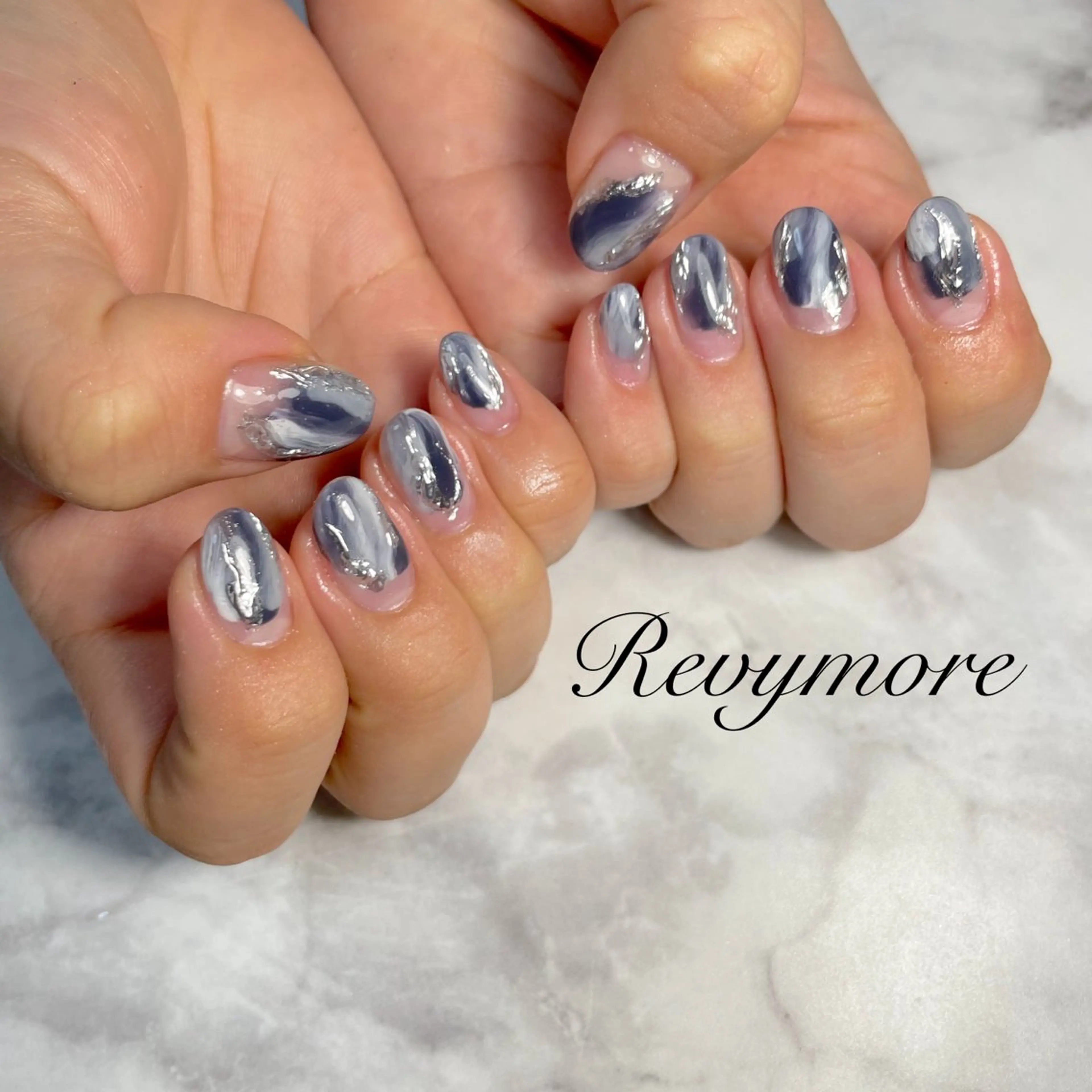 ネイル ジェルネイル キラキラネイル 韓国ネイル ニュアンスネイル オフィスネイル nail salon Revymoreのネイルデザイン