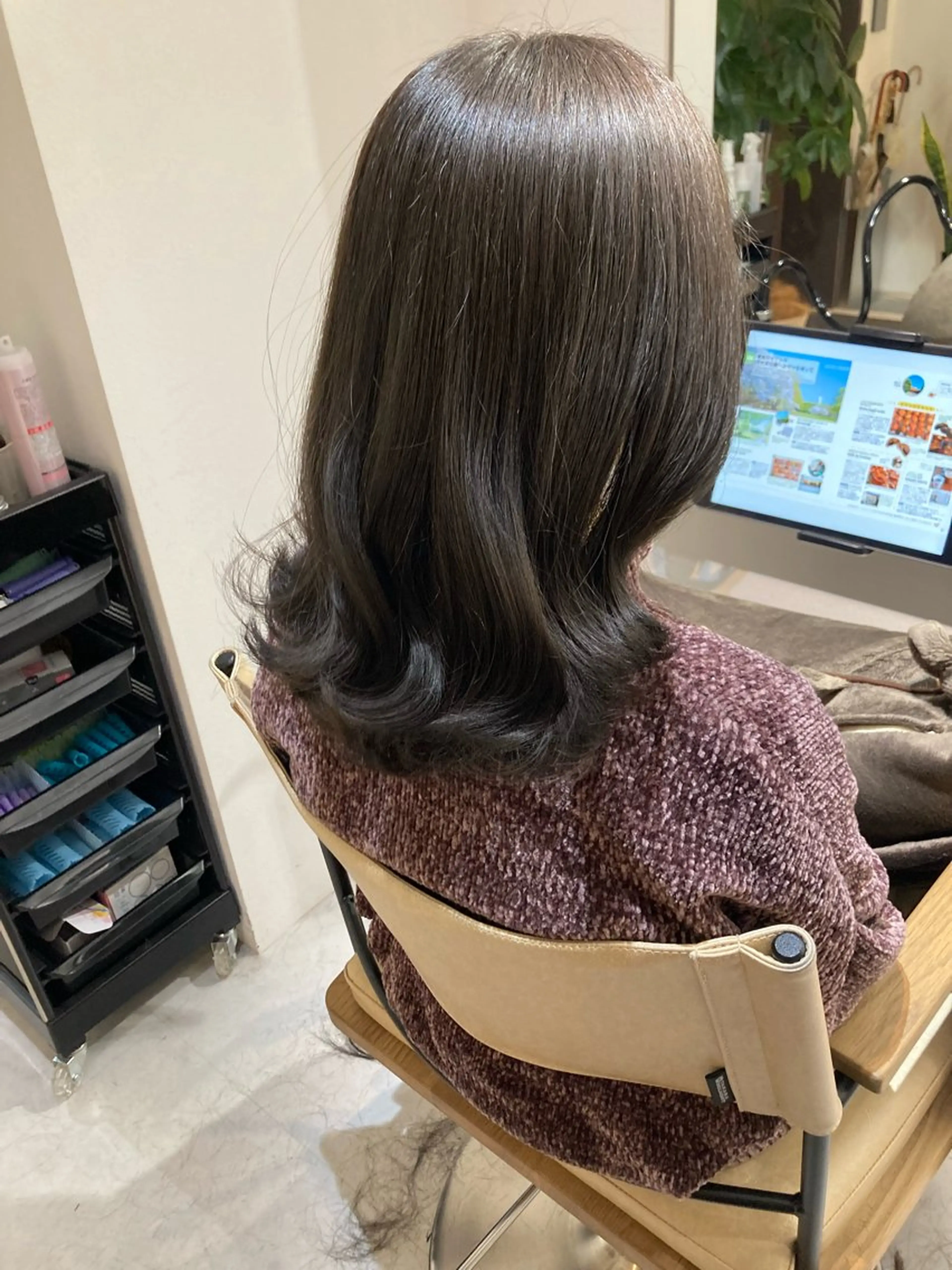 ミディアム ✨色持ちの良い艶 カラー✨蟹江真世のヘアスタイル