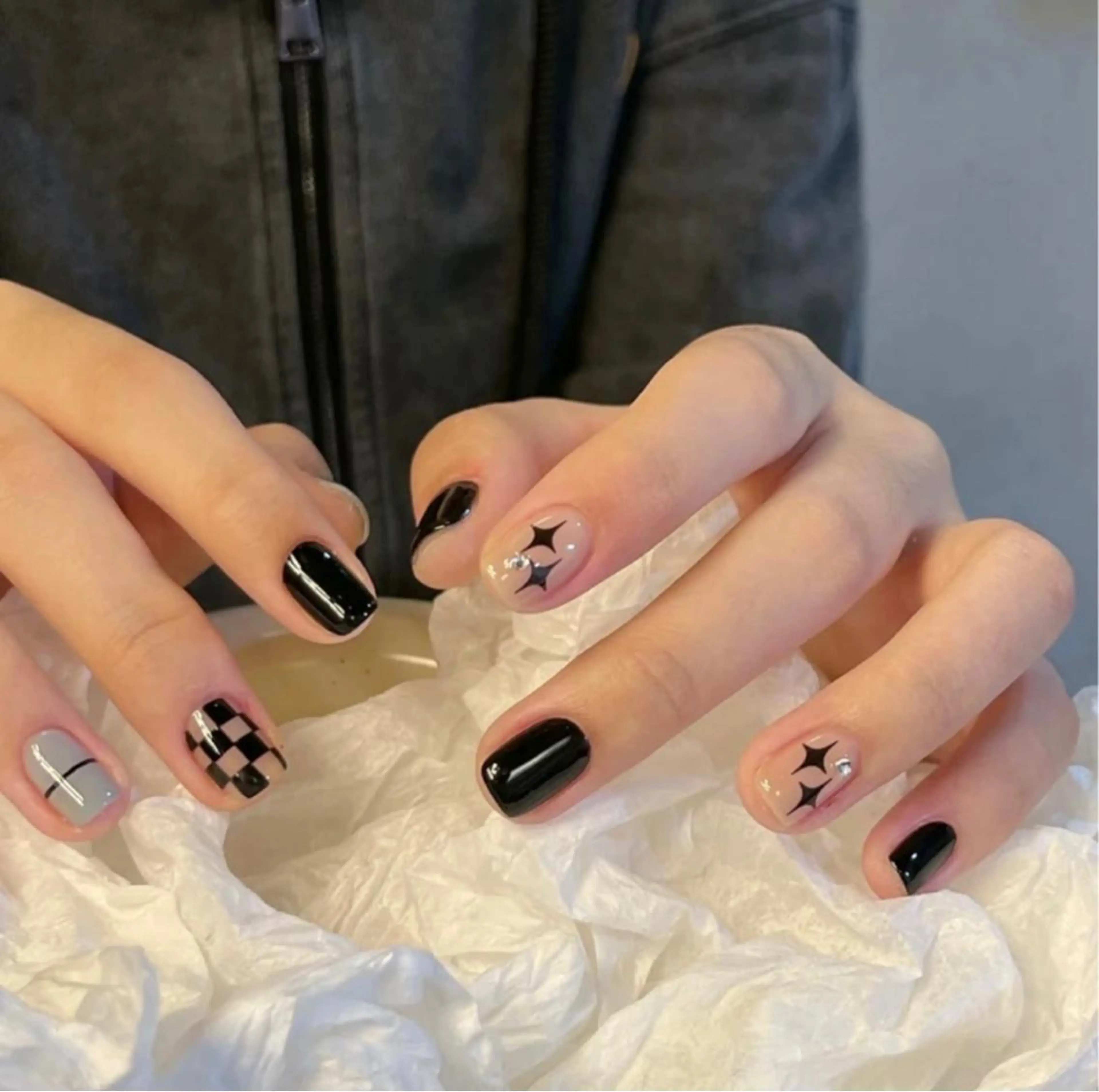 ネイル ハンドネイル Queens ciciのネイルデザイン