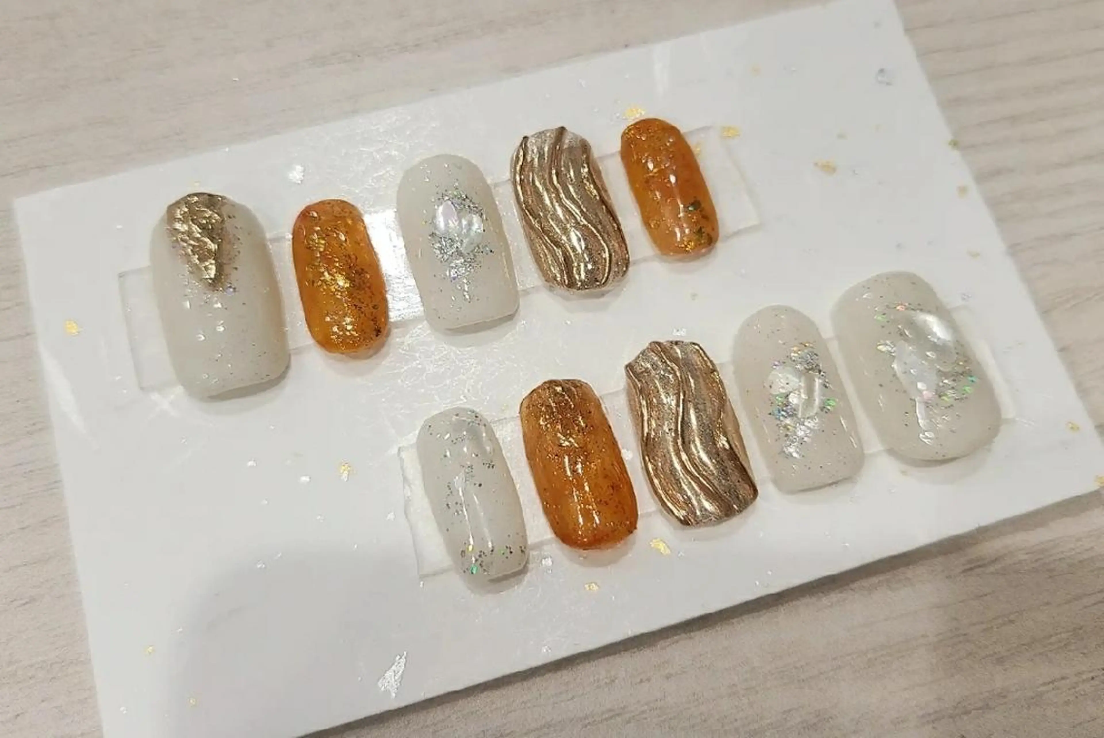 ネイル オレンジ ホワイト 関口 友菜のヘアスタイル