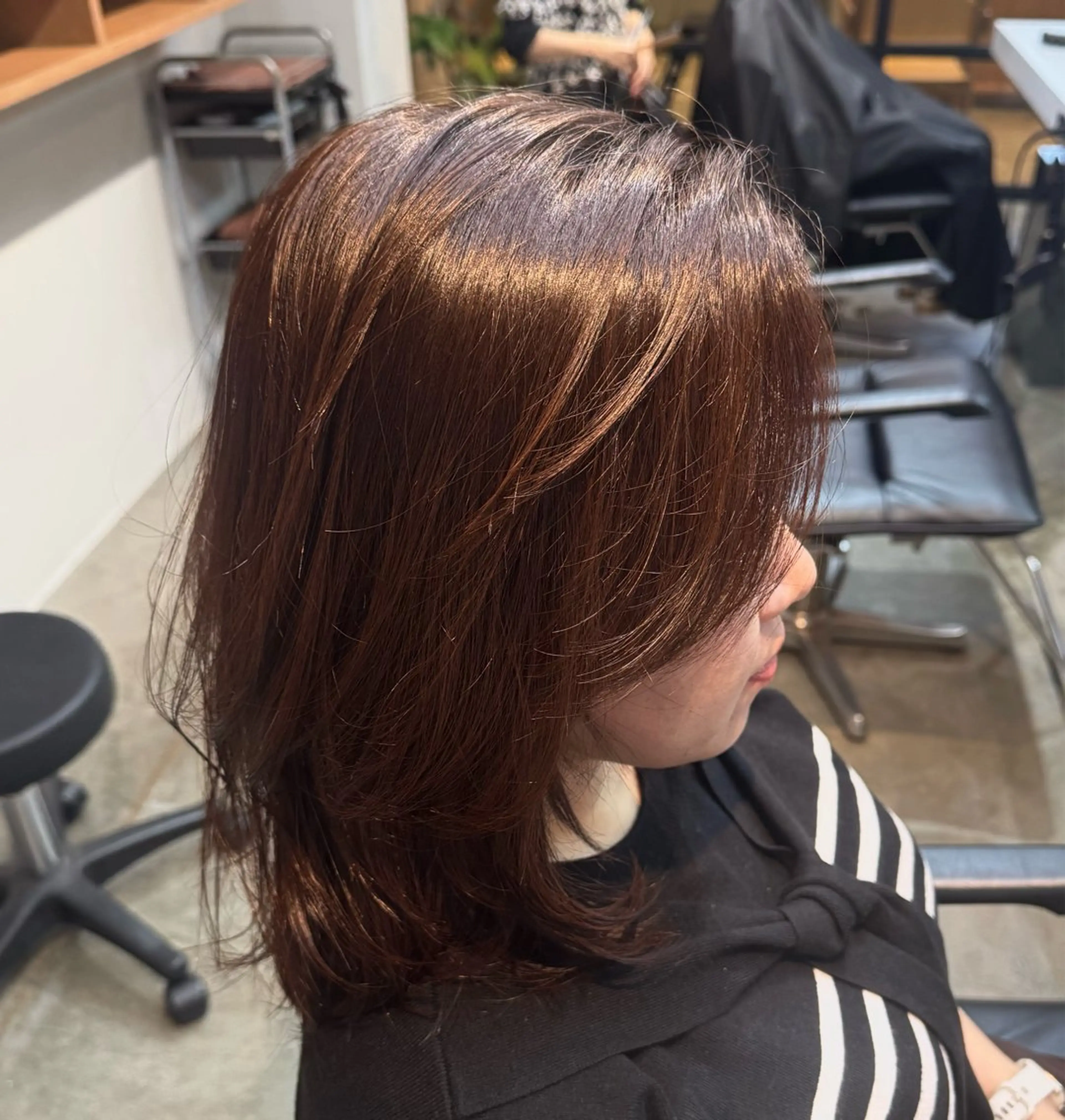 ミディアム ミディアムレイヤー レイヤーカット カイリ 【POOL】のヘアスタイル