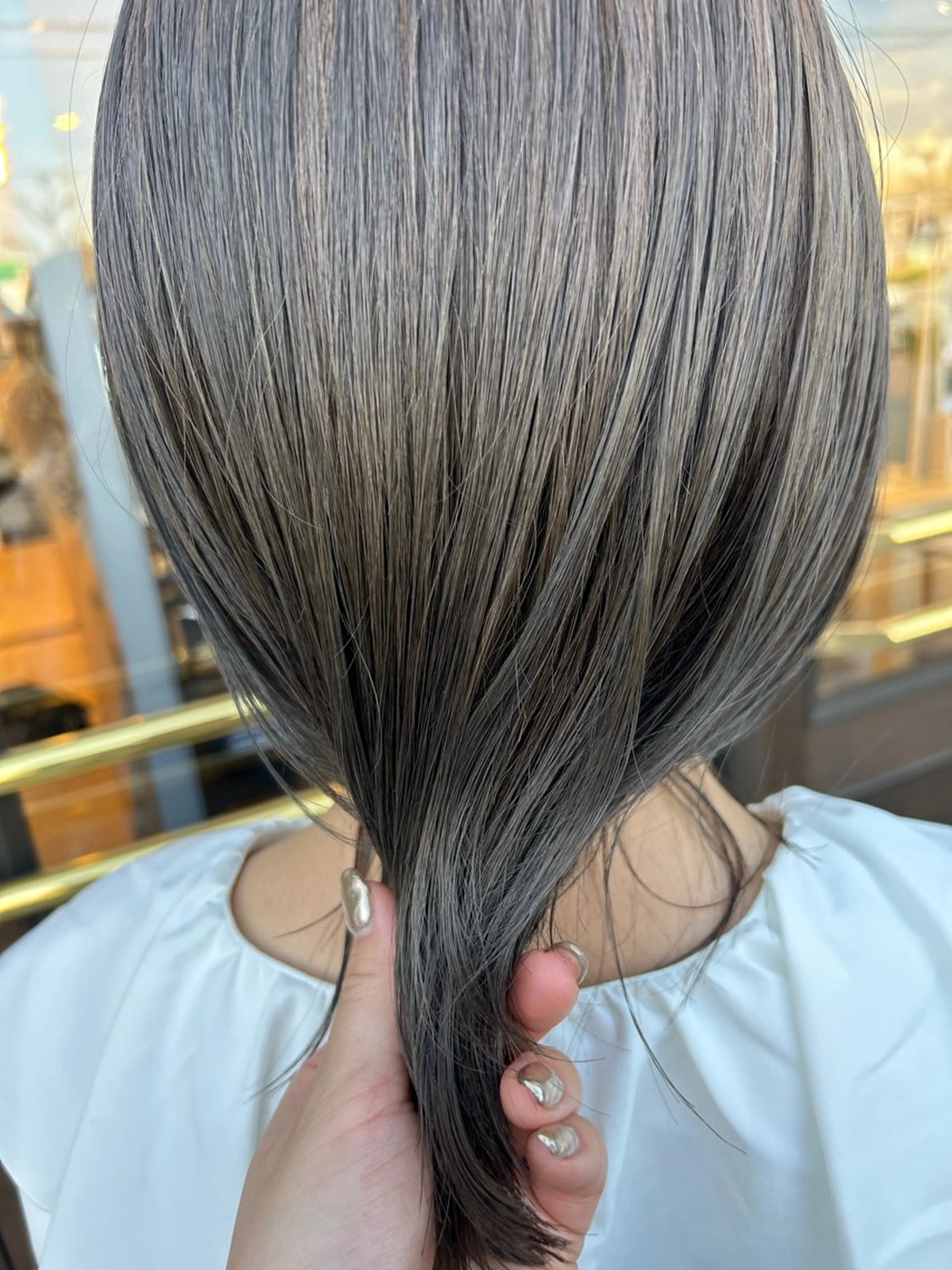 カラー ブリーチ グレージュ オリーブグレージュ オリーブグレー 田中 紫苑のヘアスタイル