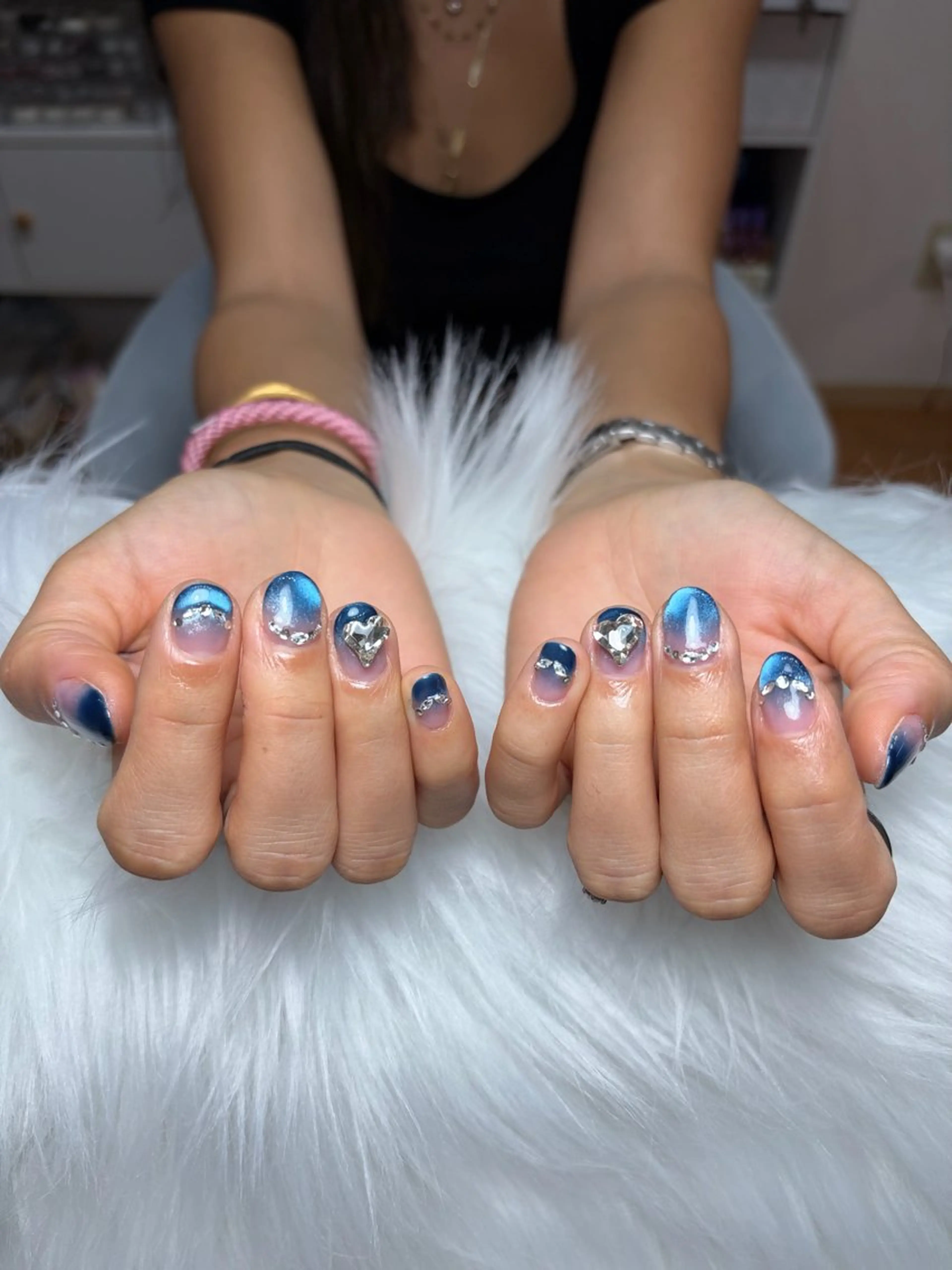 ネイル アートネイル 長さ出し ジェルネイル マグネットネイル ニュアンスネイル ハンドネイル Cloudy Chan Nailのネイルデザイン