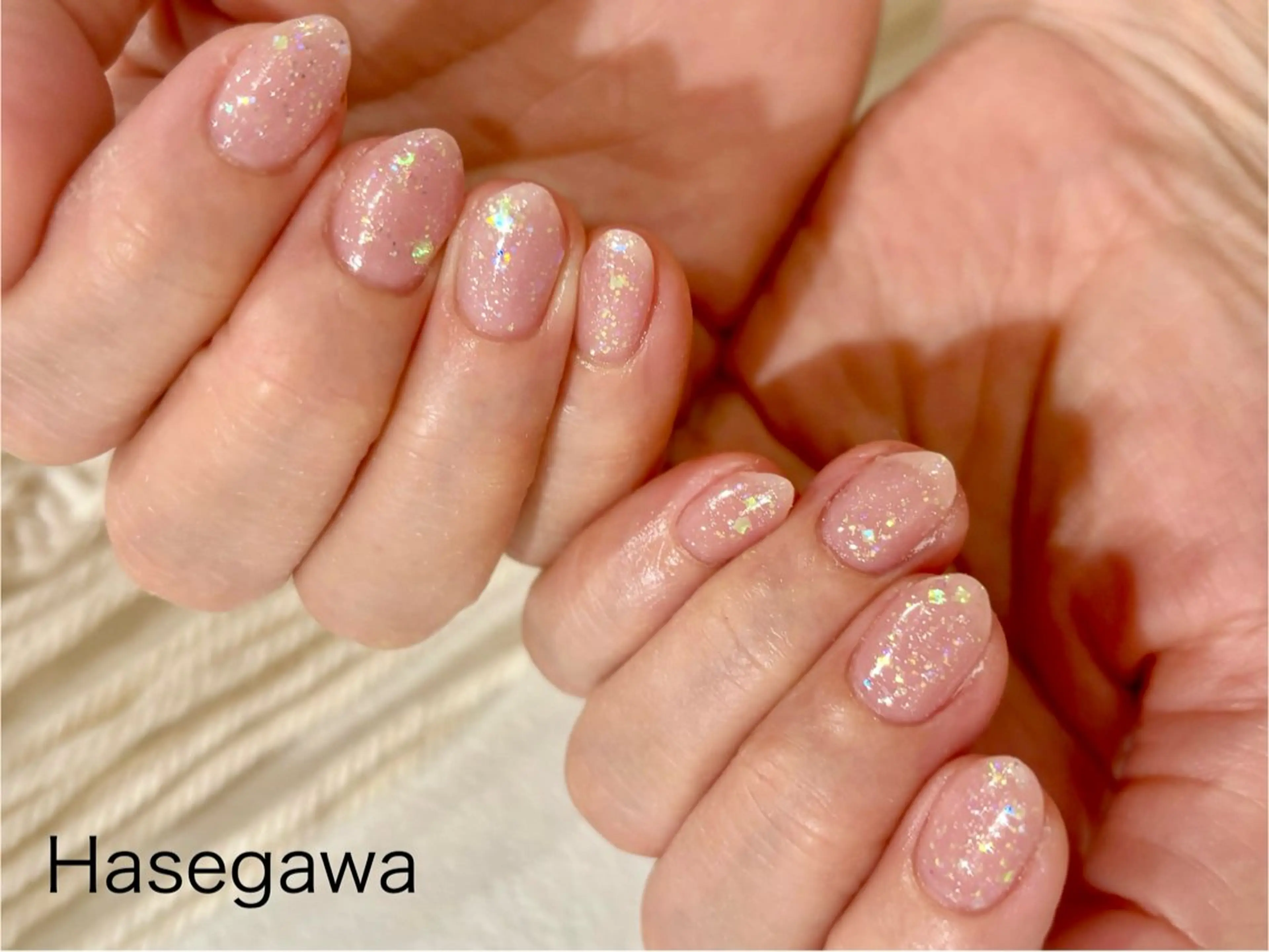 ネイル ラメ(グリッター) ピンク ホワイト ハンドネイル DROP所属・DROP 長谷川のネイルデザイン