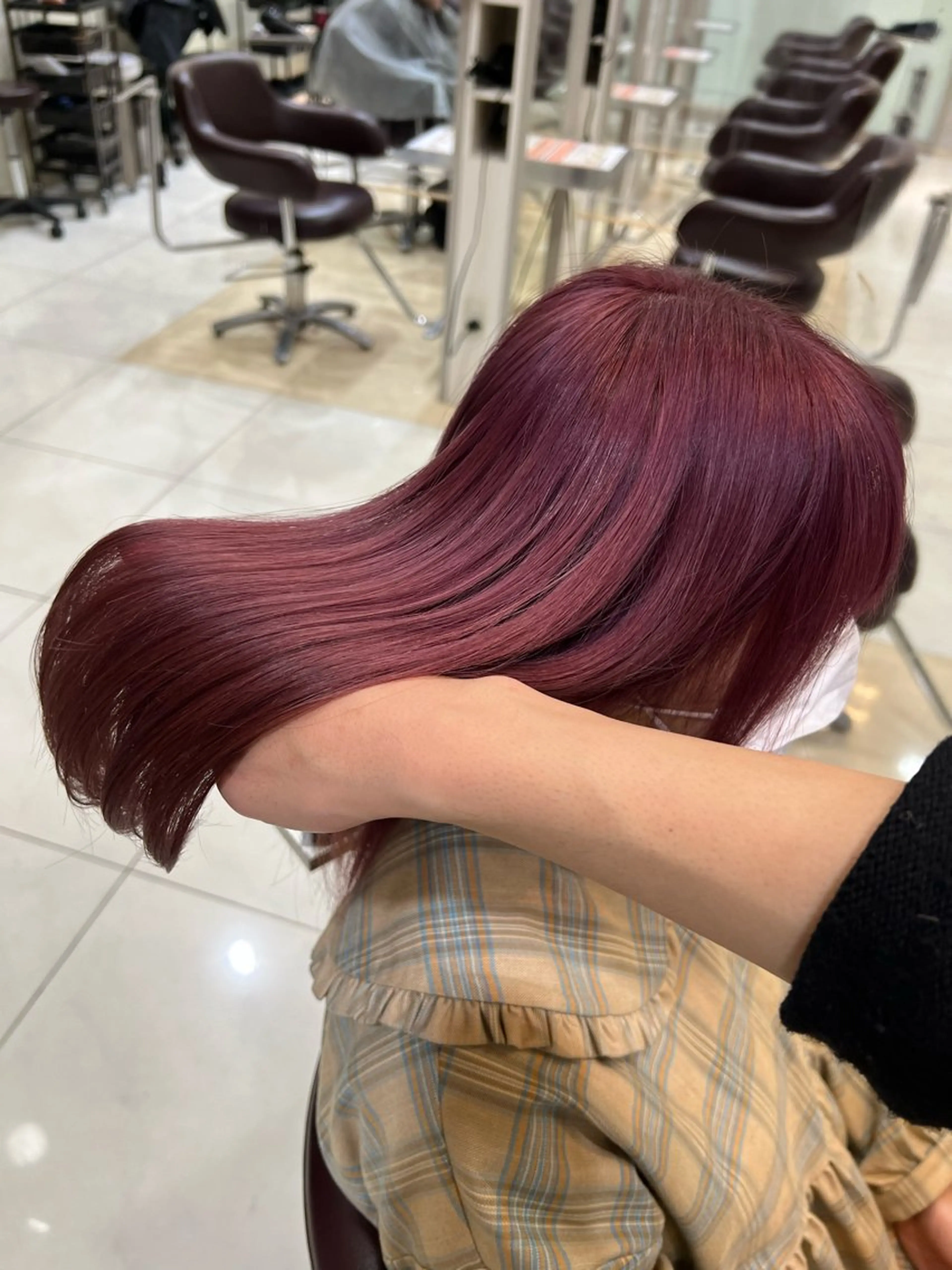 セミロング 伊藤　優悟 /白髪ぼかしのヘアスタイル