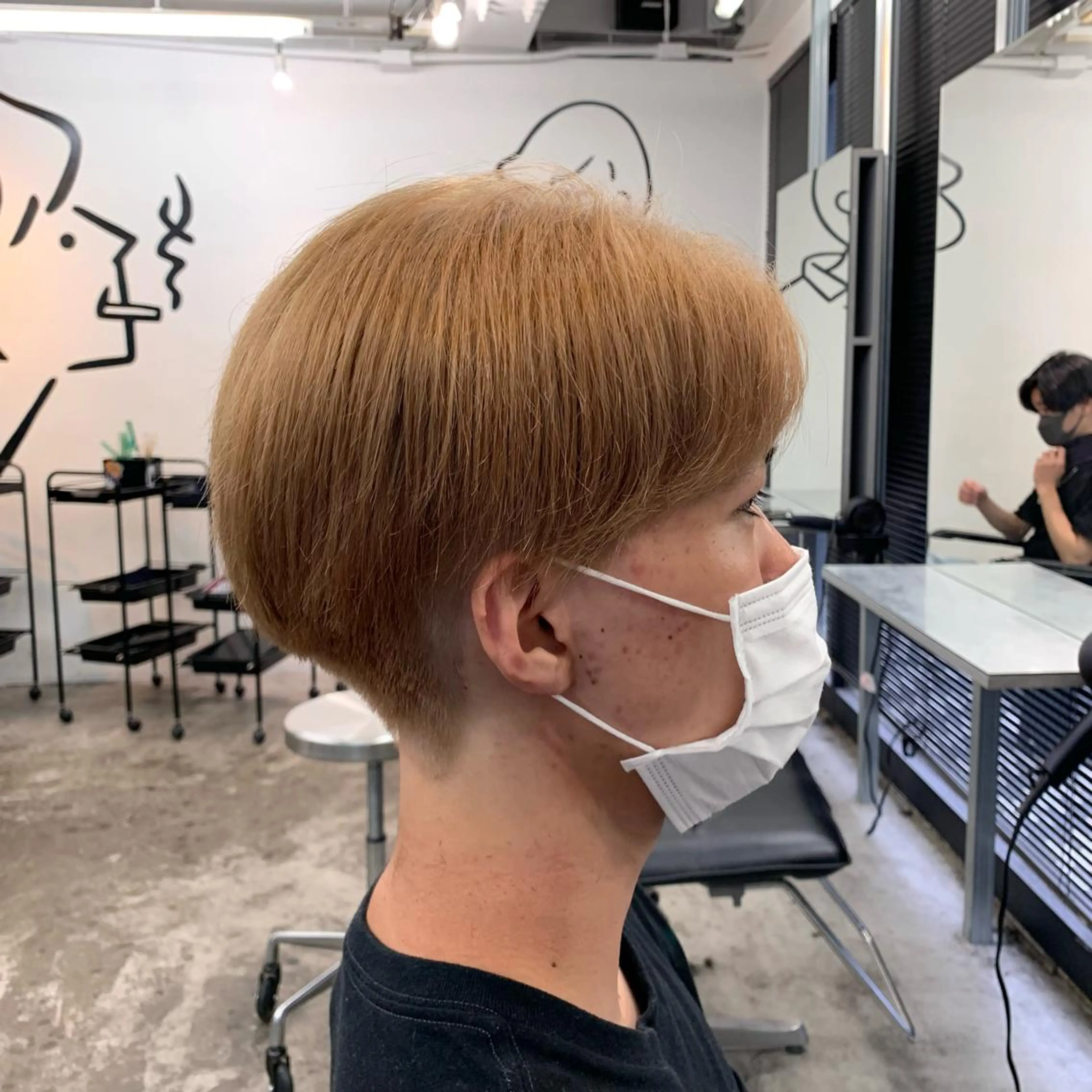 ショート カラー メンズ ブロンド カット ヘアカラー メンズ特化美容師/ 藤戸 椋のヘアスタイル