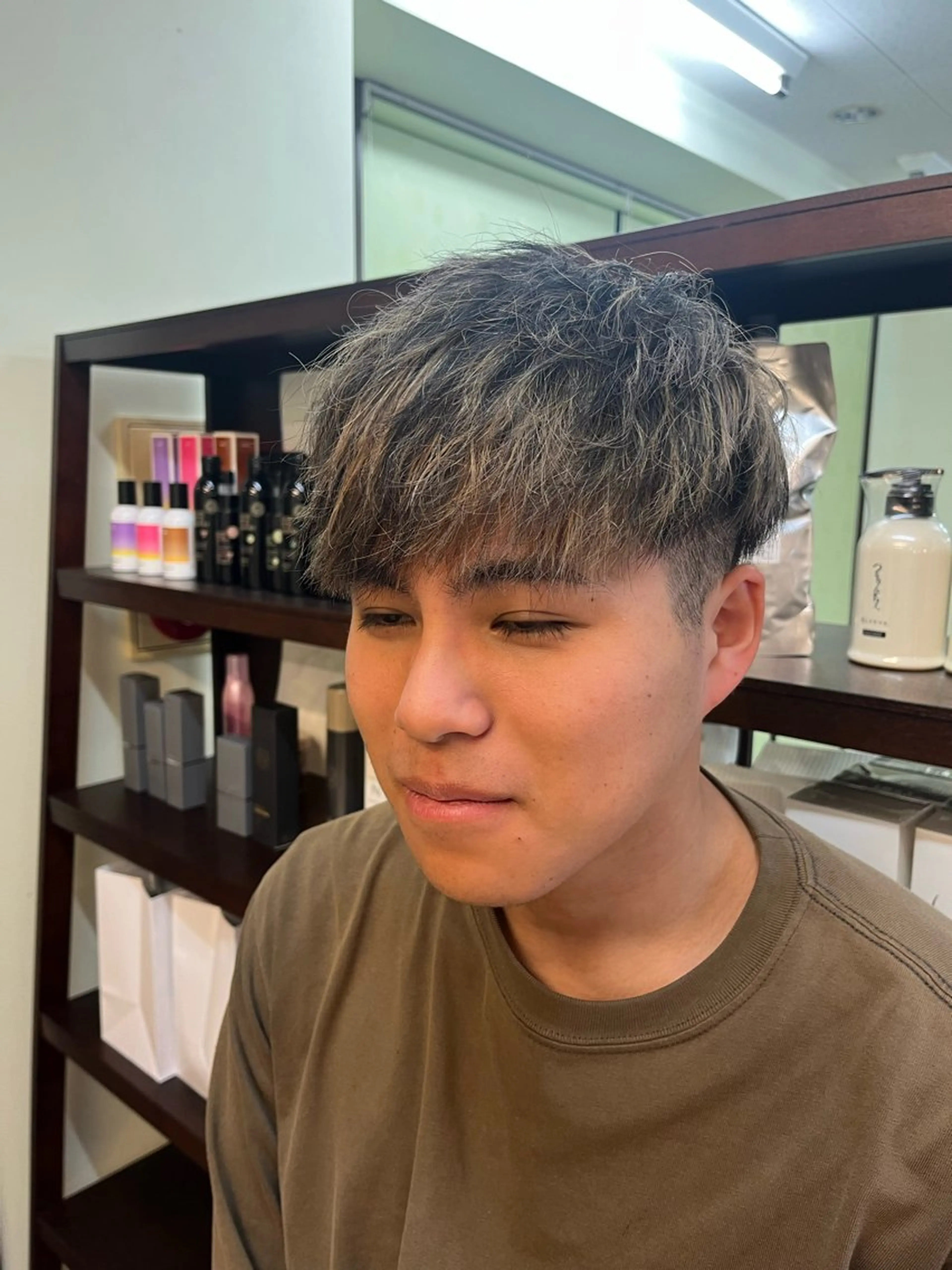 ショート カラー メンズ メンズブリーチ メンズハイライト メンズメッシュ ブリーチ ハイライトカラー カット ヘアカラー 樋口智士/倉敷/中庄 /縮毛矯正/髪質改善のヘアスタイル