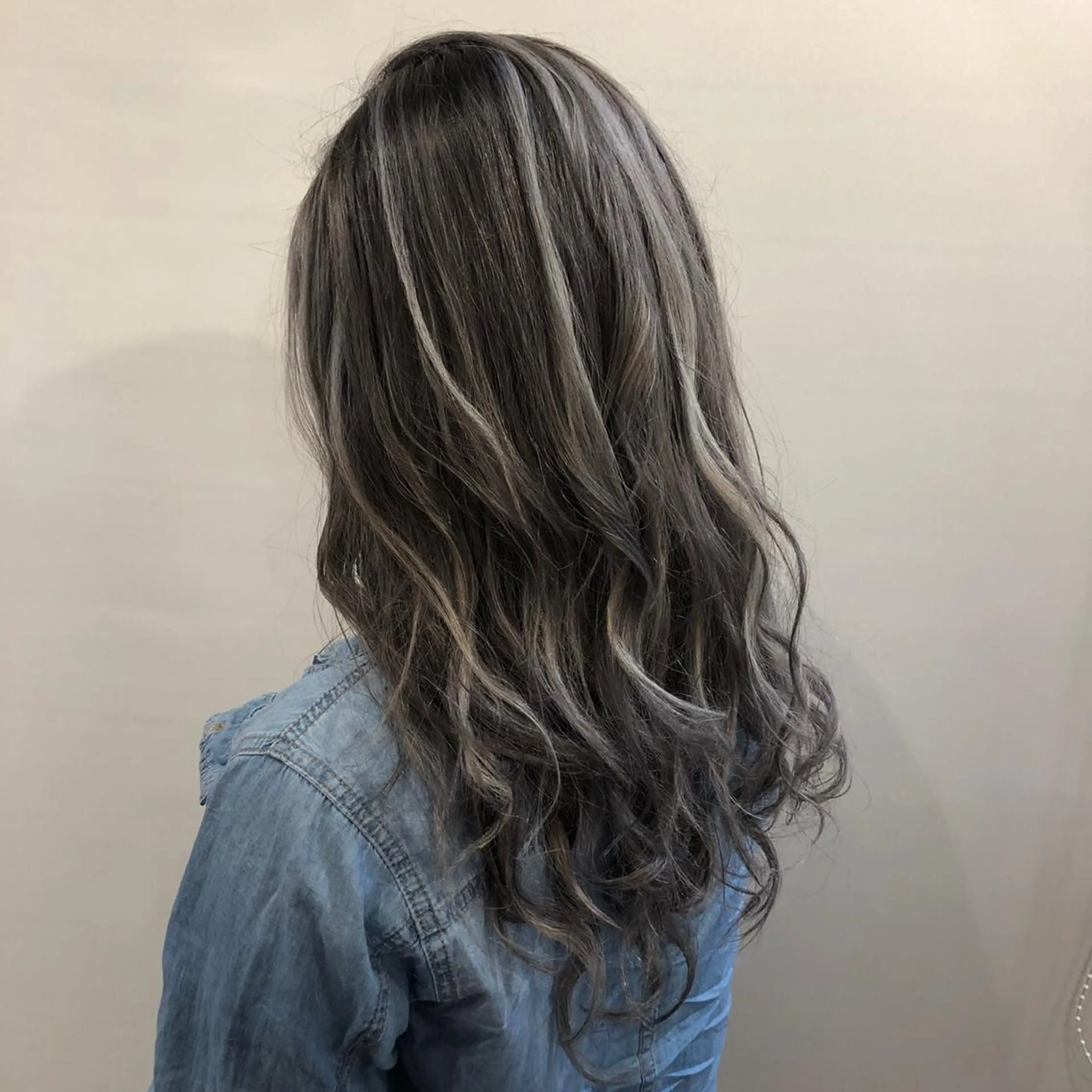 セミロング カラー ハイライトカラー ハイライト 平尾 拓也のヘアスタイル