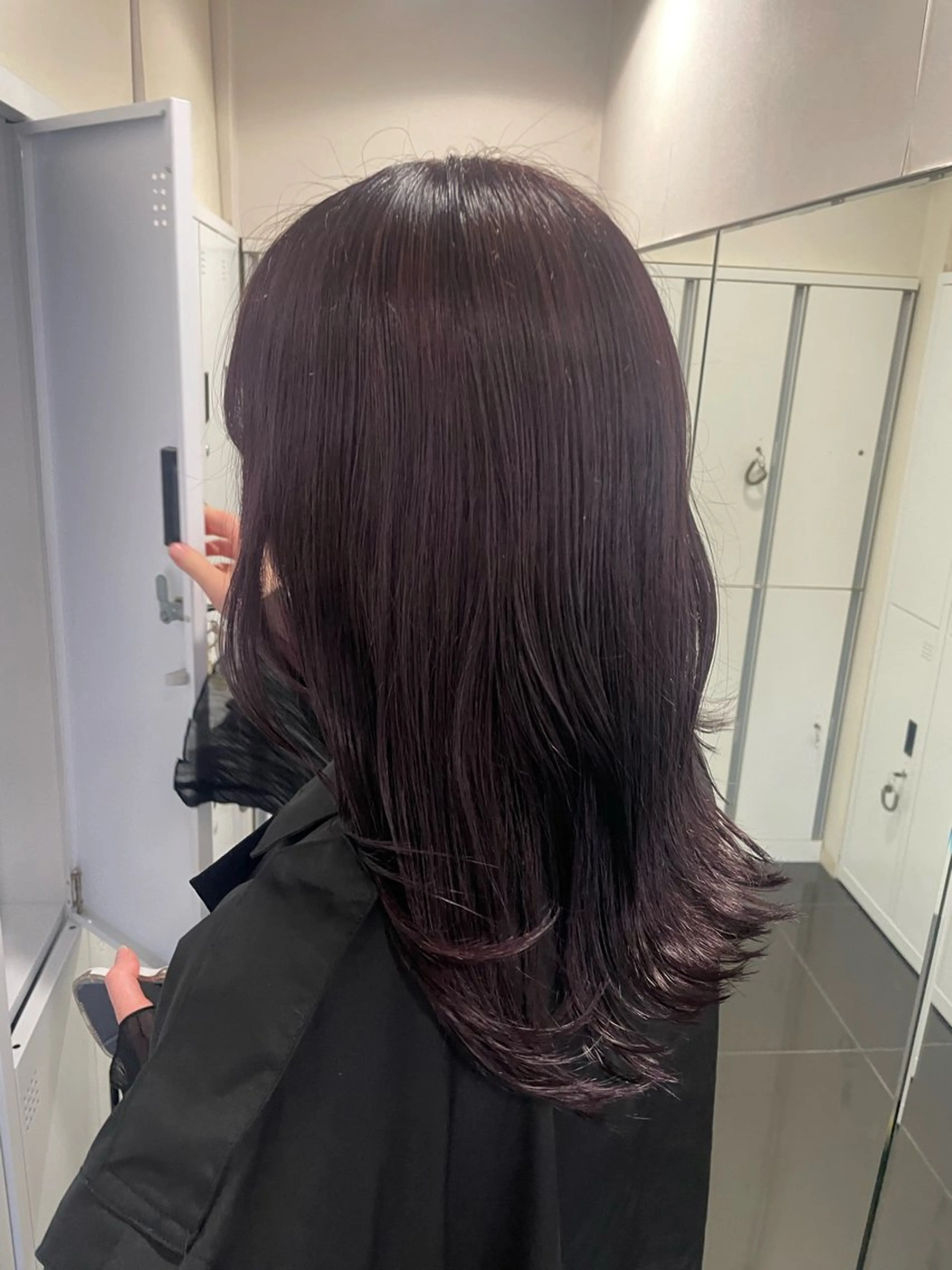 ミディアム カラー ブリーチ ダブルカラー ラベンダーカラー ラベンダーピンク ブリーチなしカラー ヘアカラー トリートメント ハイトーン/レイヤー 似合わせ・ユキノのヘアスタイル