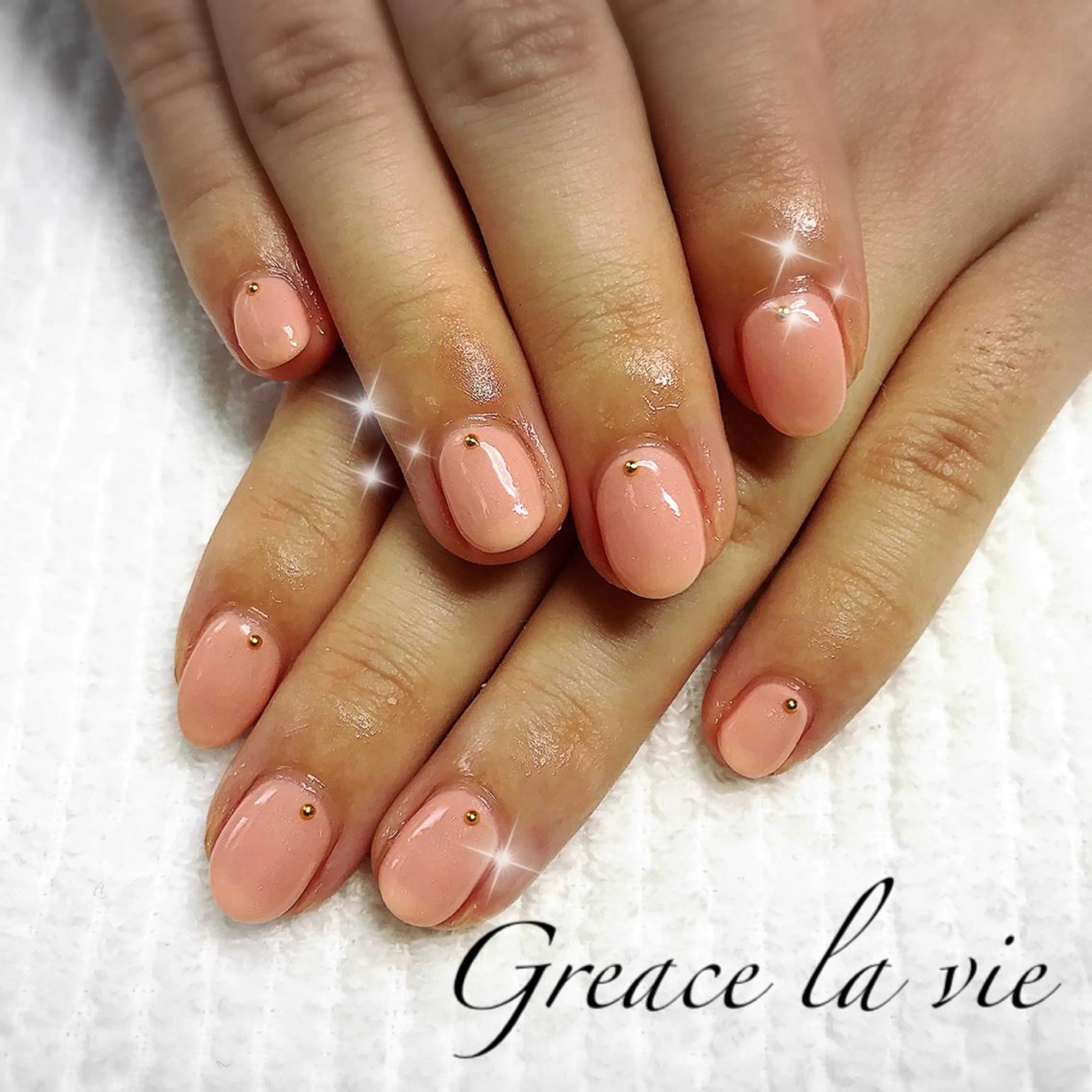 ショート カラー キッズ ネイル マツエク・マツパ ベージュカラー シンプルネイル Greace  la vieのネイルデザイン